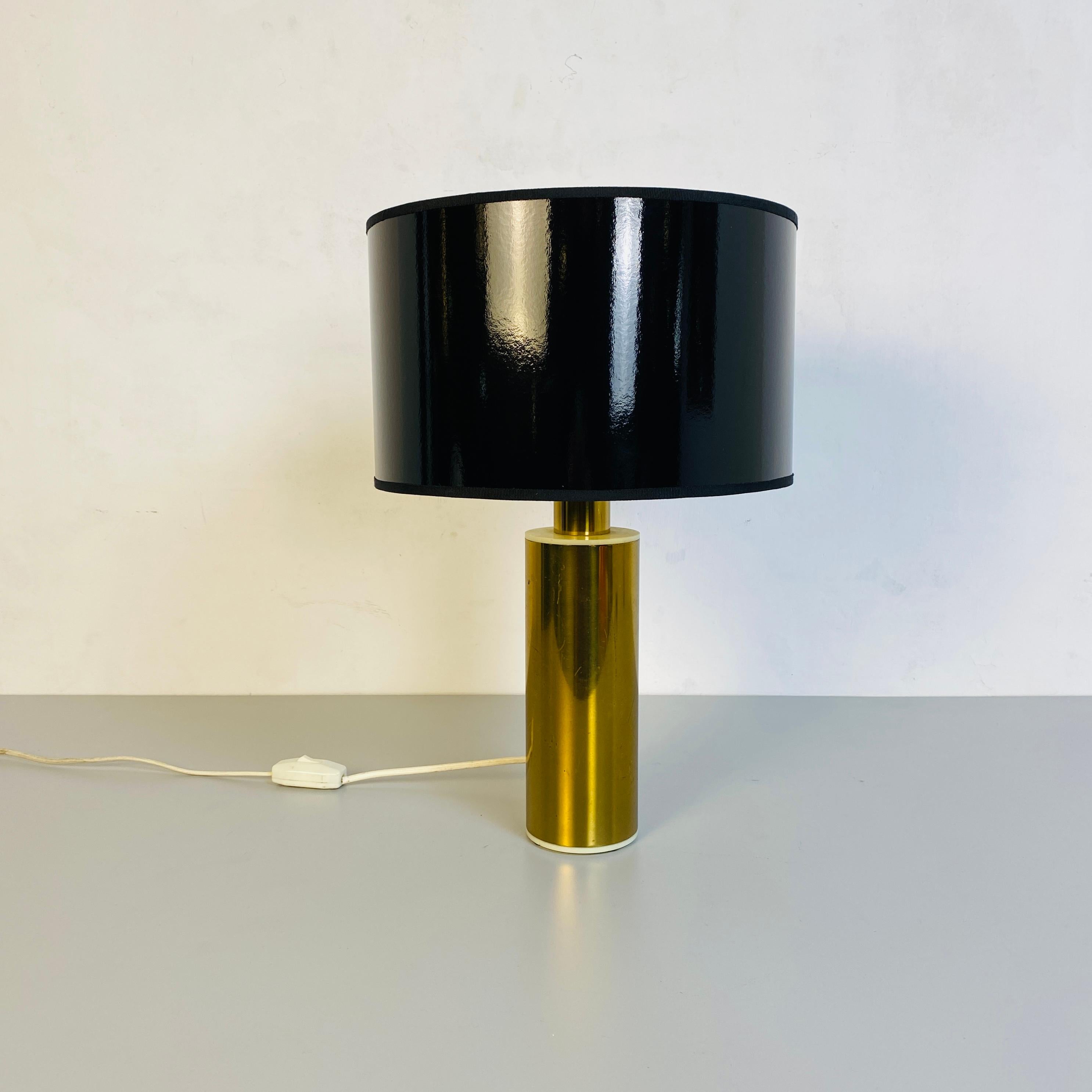 Italian Mid-Century Modern Brass Table Lamps with Cylindrical Lampshade, 1970s 1