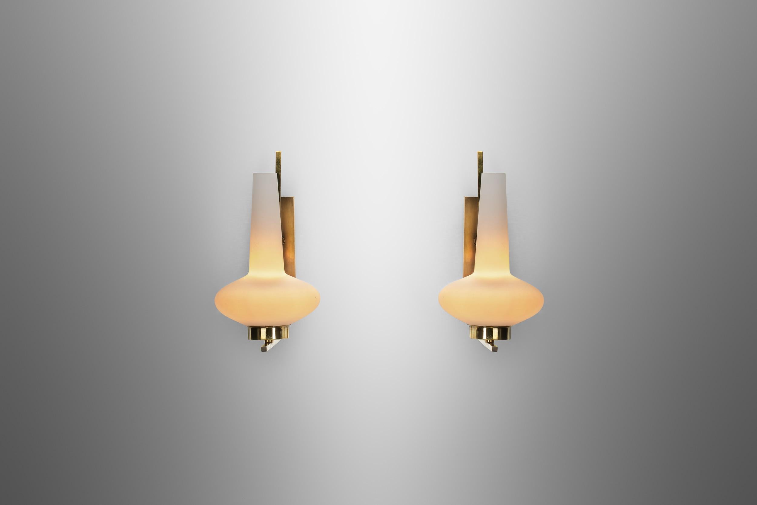 Italian Mid-Century Modern Brass Wall Lamps, Italy, 1950s For Sale 2