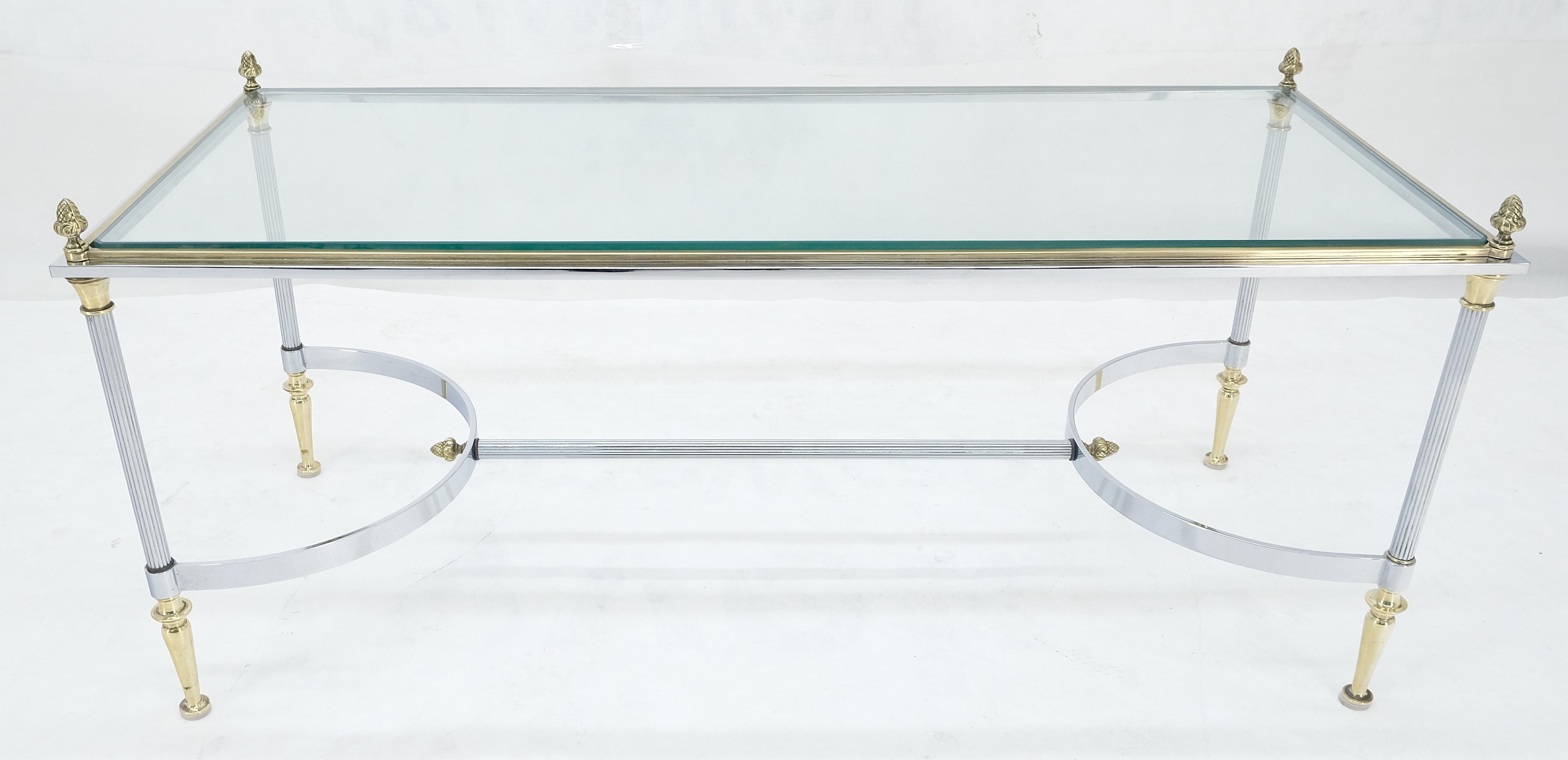 Italienisch Mid Century Modern c1970s Chrom Messing Glas Couchtisch Eicheln Finials im Zustand „Hervorragend“ im Angebot in Rockaway, NJ