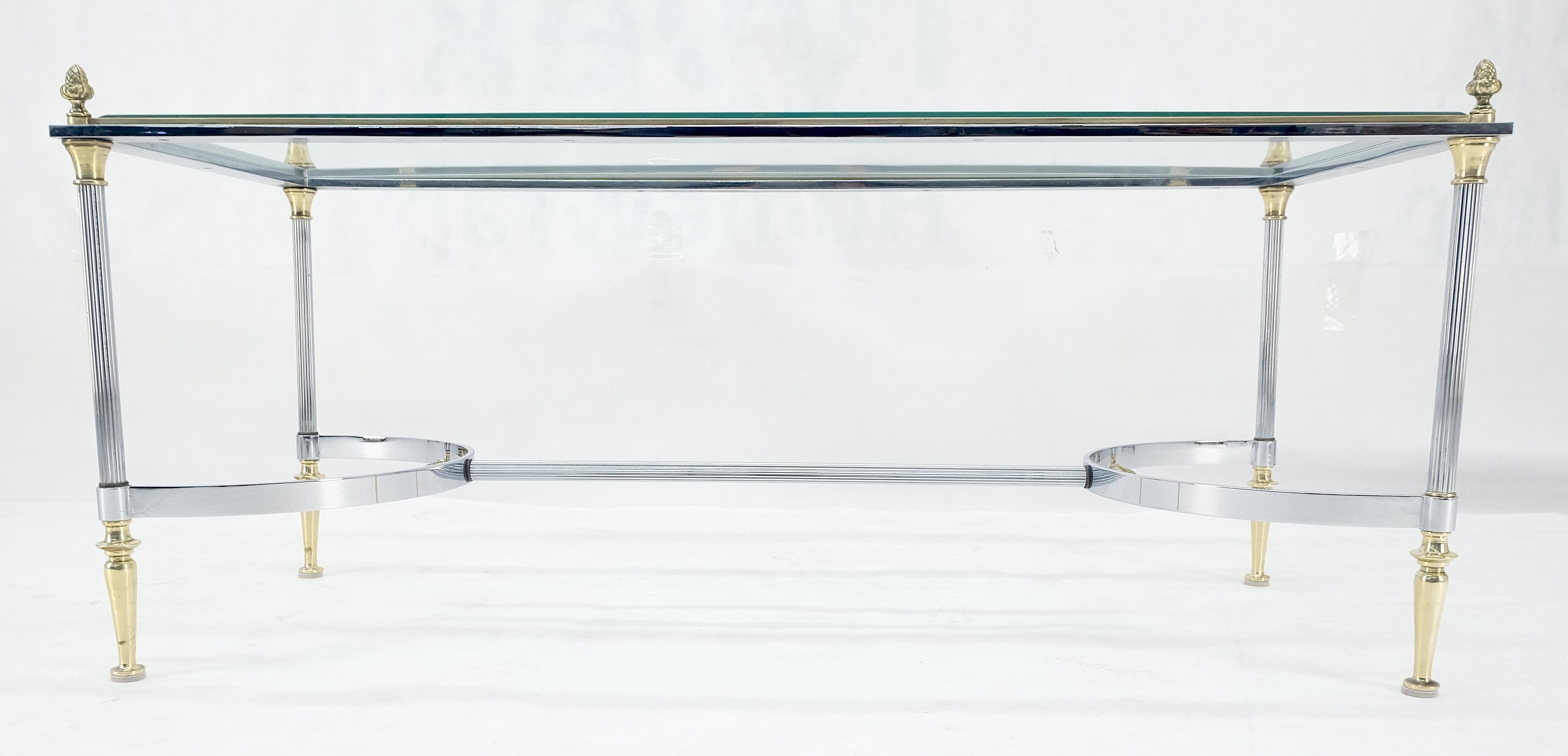 Italienisch Mid Century Modern c1970s Chrom Messing Glas Couchtisch Eicheln Finials (20. Jahrhundert) im Angebot