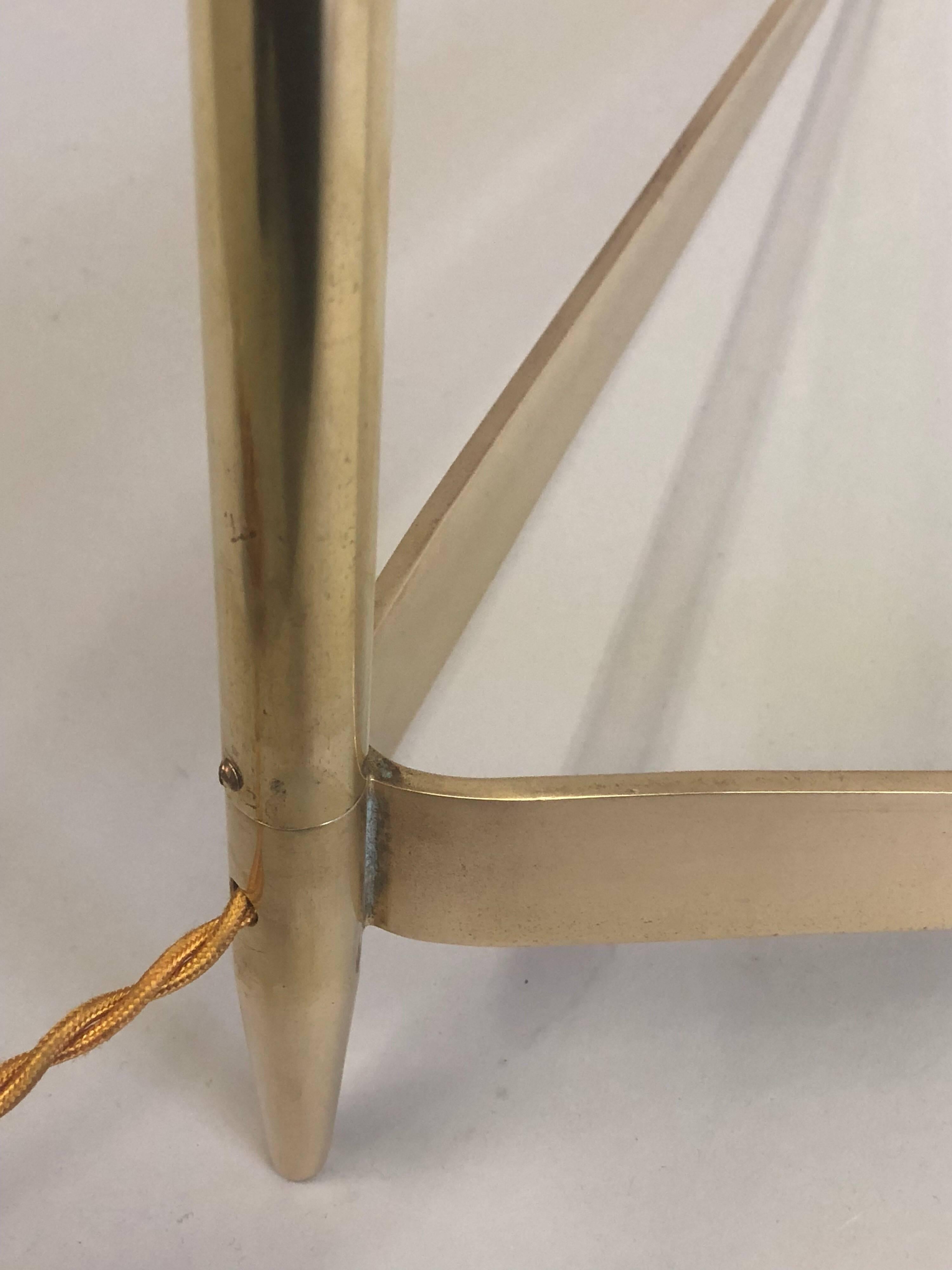 Italian Mid-Century Modern Cantilevered Brass Floor Lamp attributed to Stilnovo 4