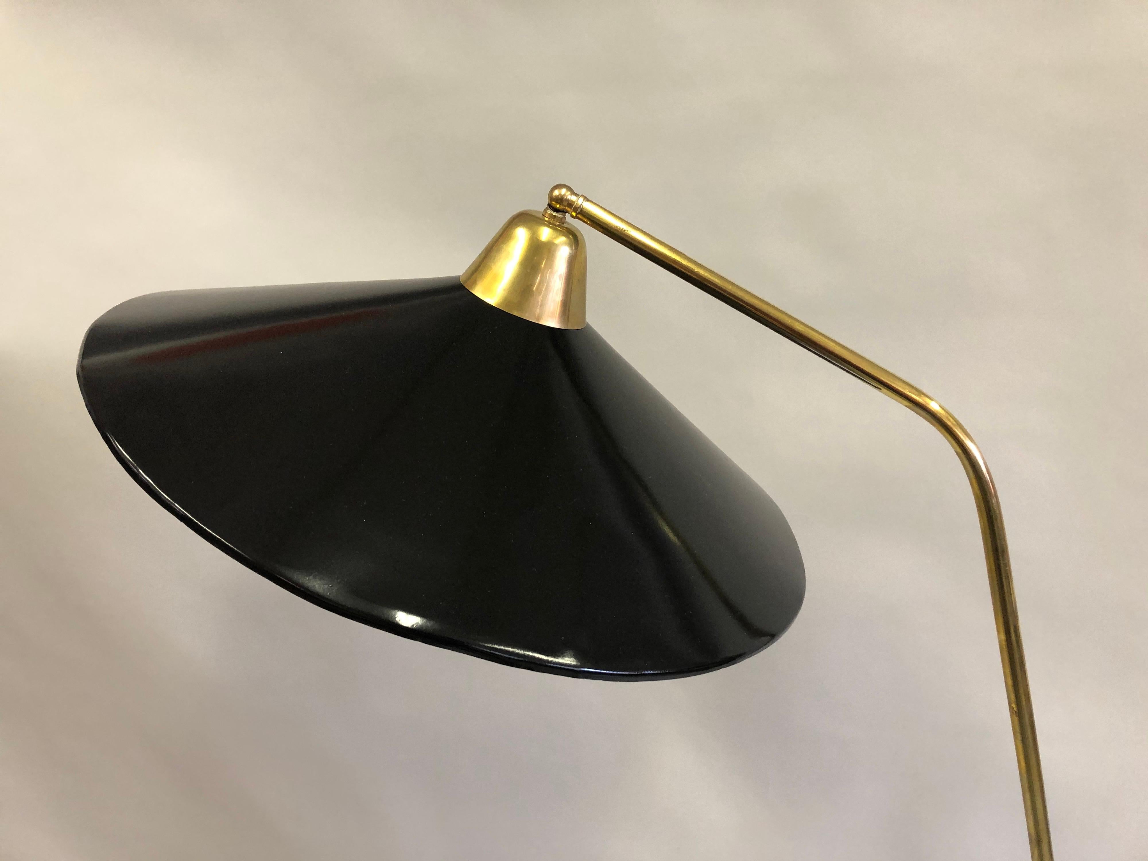 Italian Mid-Century Modern Cantilevered Brass Floor Lamp attributed to Stilnovo 6