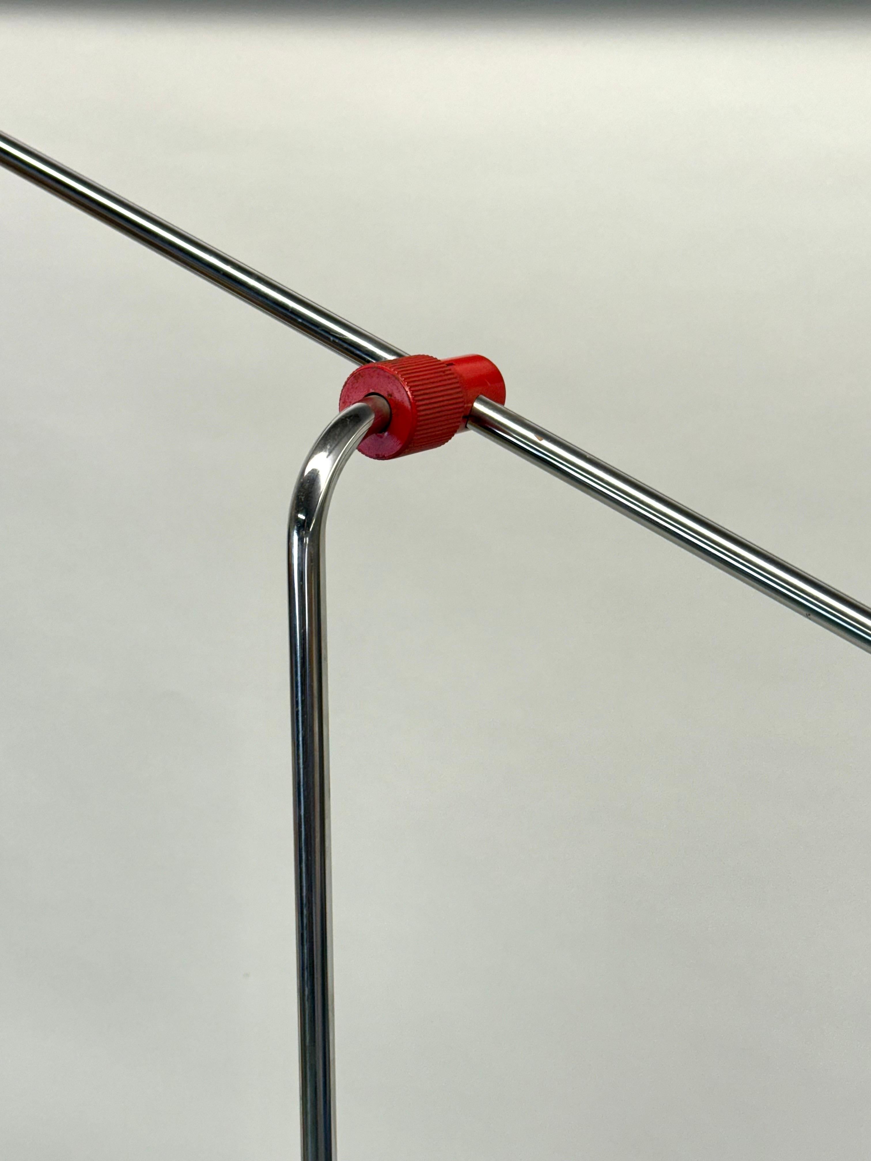 Lampada da terra a sbalzo e con contrappeso della metà del secolo scorso, 1975 ca. in vendita 3
