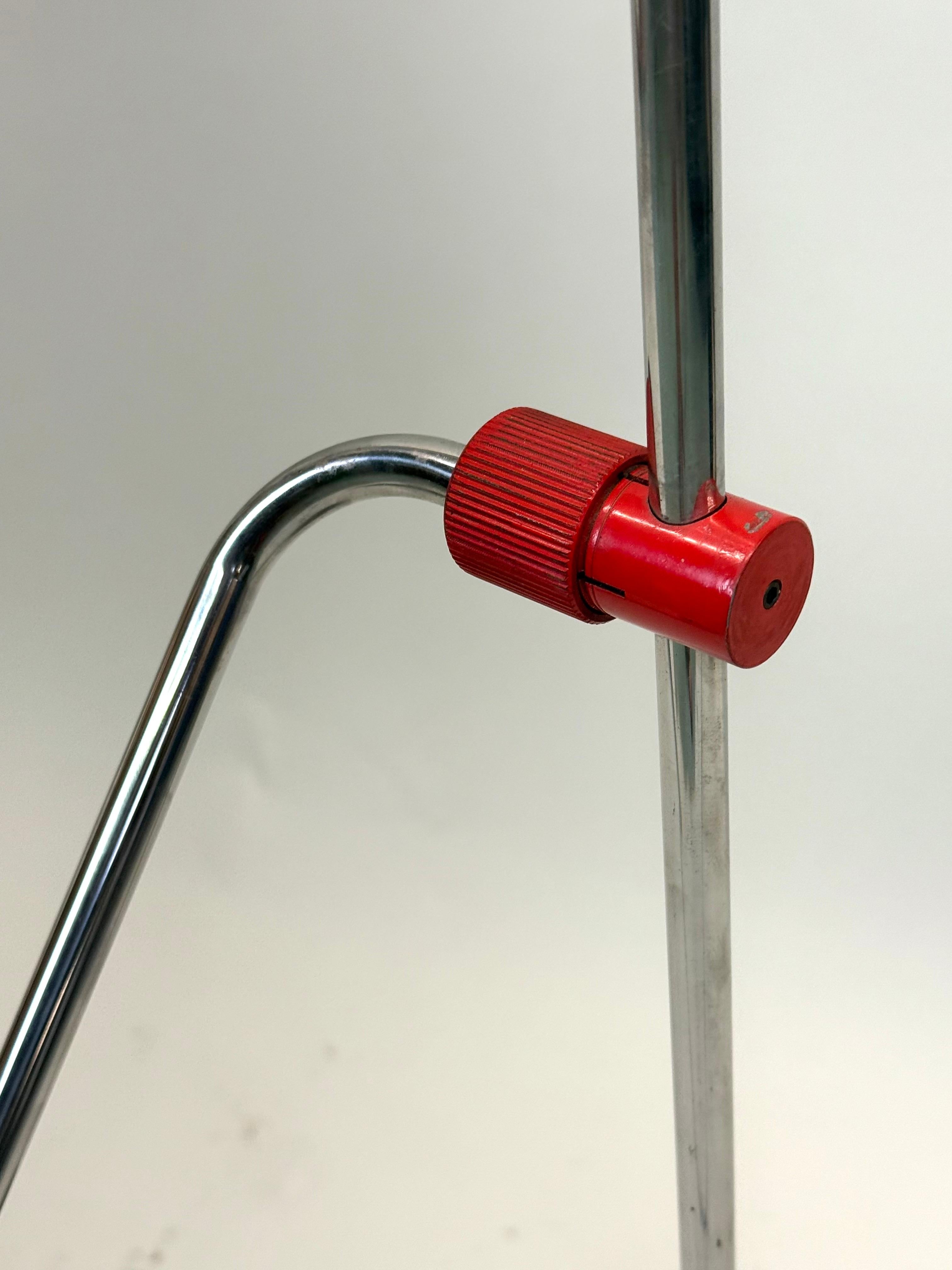 Lampada da terra a sbalzo e con contrappeso della metà del secolo scorso, 1975 ca. in vendita 4