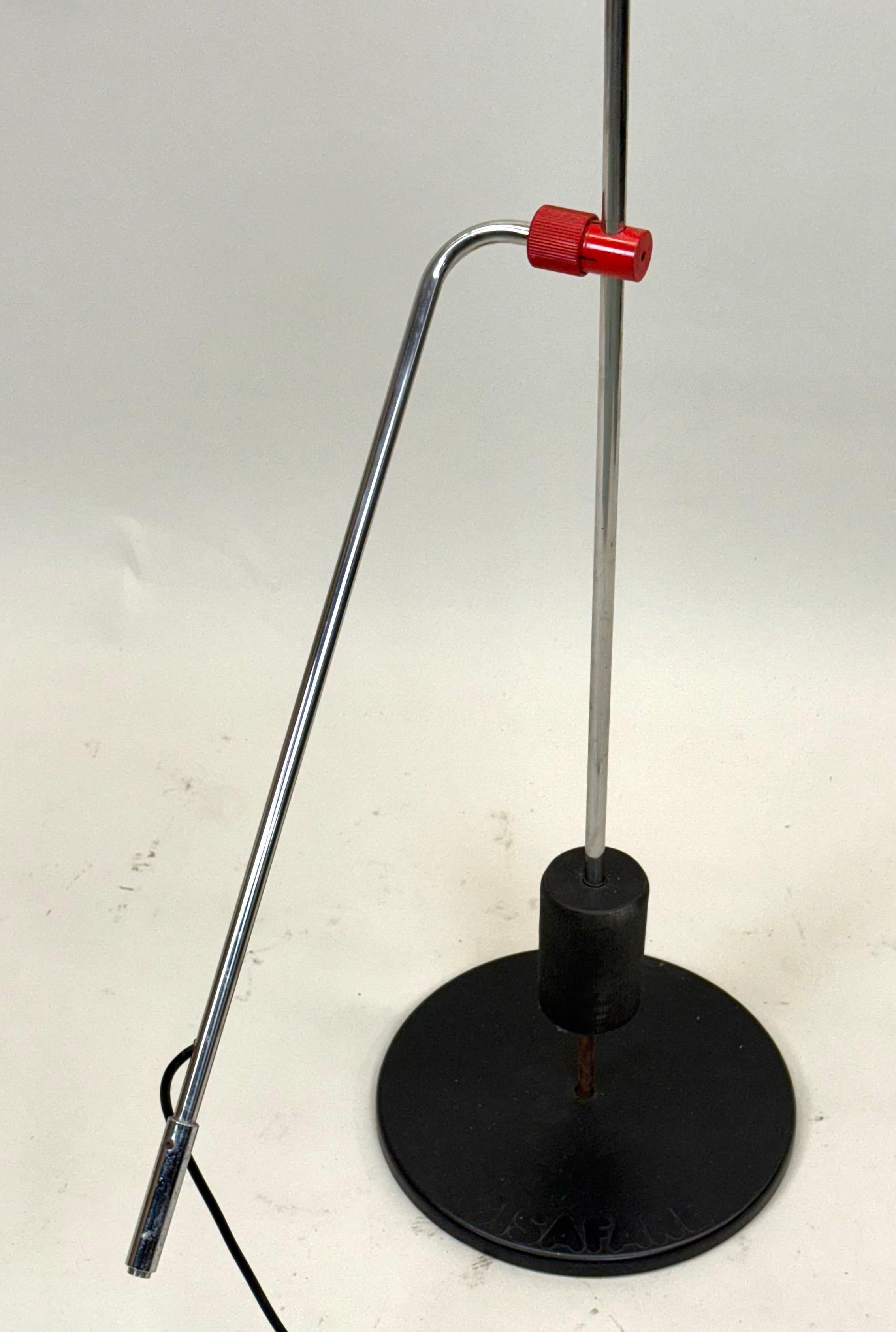 Lampada da terra a sbalzo e con contrappeso della metà del secolo scorso, 1975 ca. in vendita 5