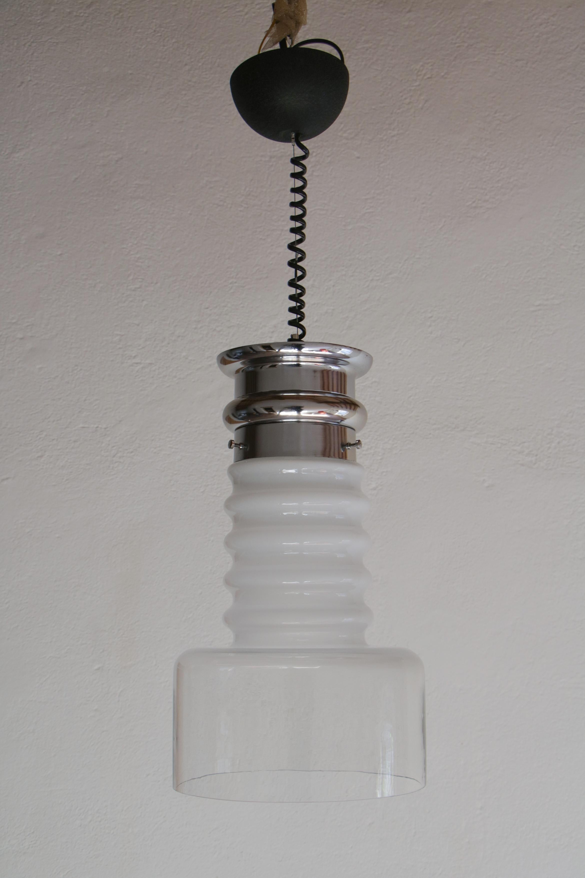 Lampe pendante italienne de style moderne du milieu du siècle 