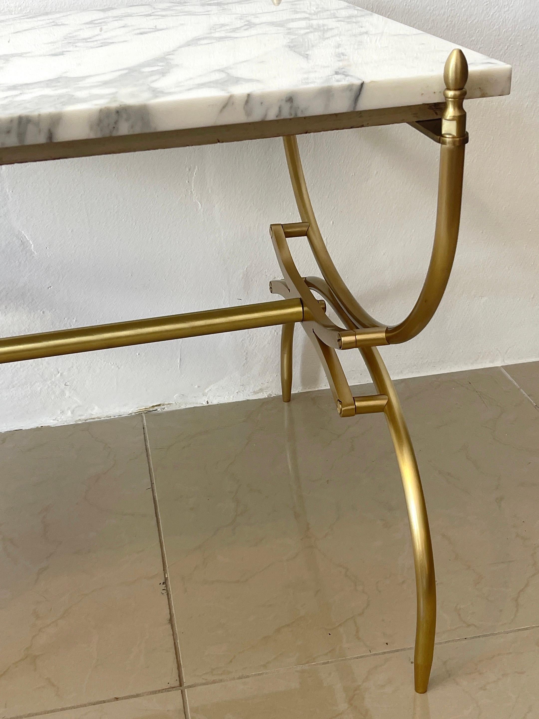 Italian Mid-Century Modern Carrara Marble & Brass Coffee/Side Table For Sale 3