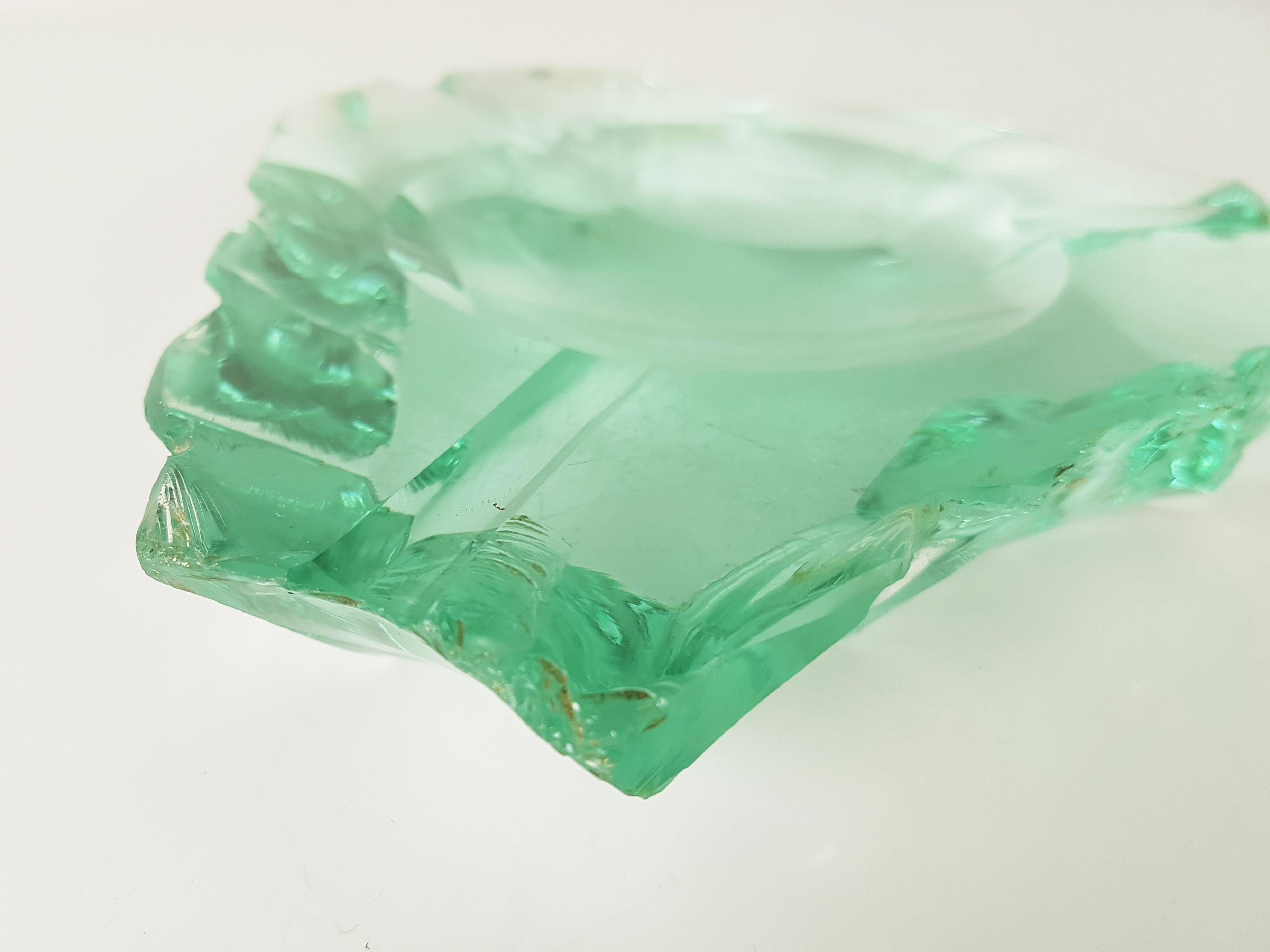 Mid-Century Modern Italian Mid-century modern carved glass ashtray attr. to Fontana Arte For Sale
