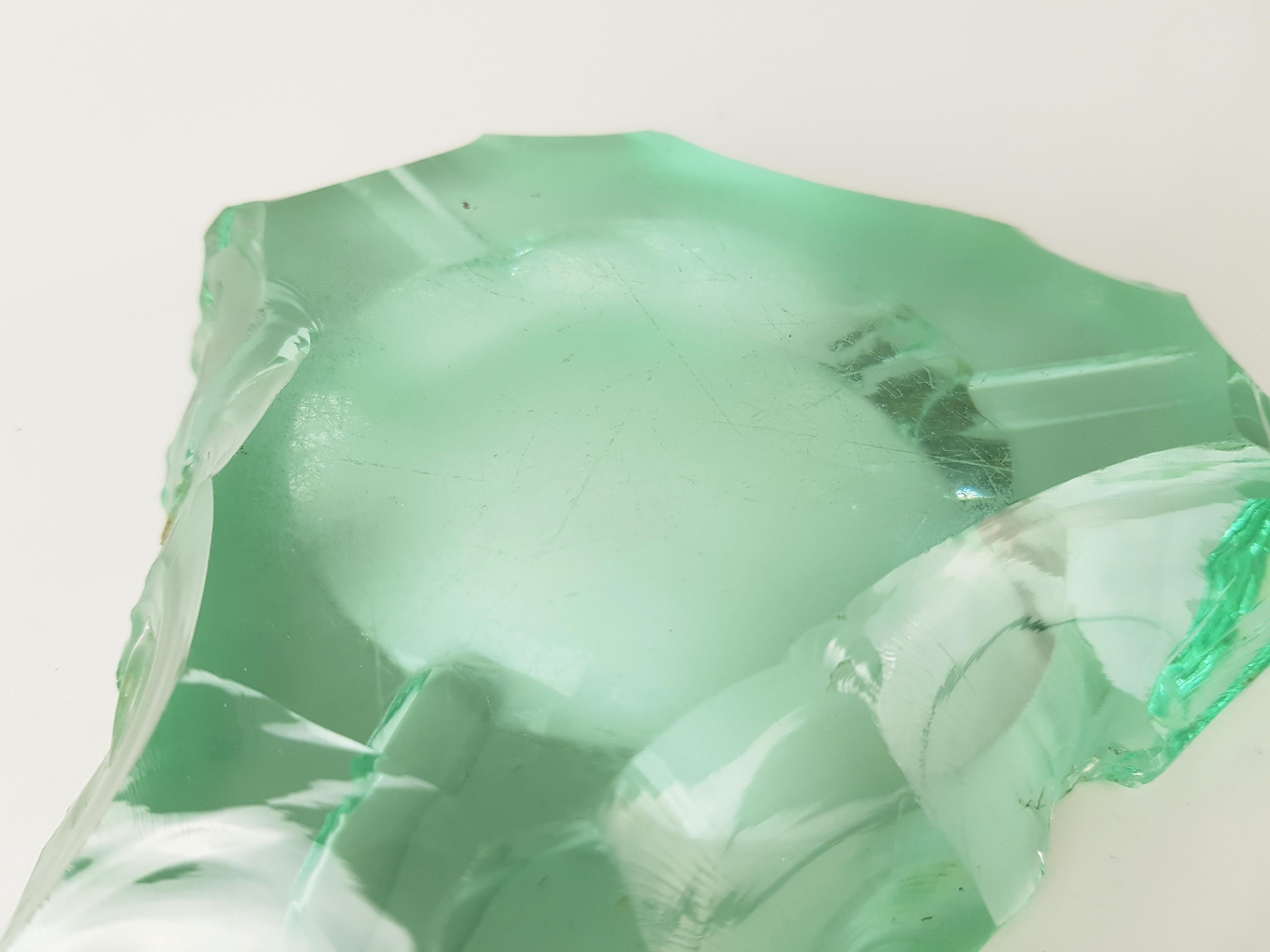 Mid-20th Century Italian Mid-century modern carved glass ashtray attr. to Fontana Arte For Sale