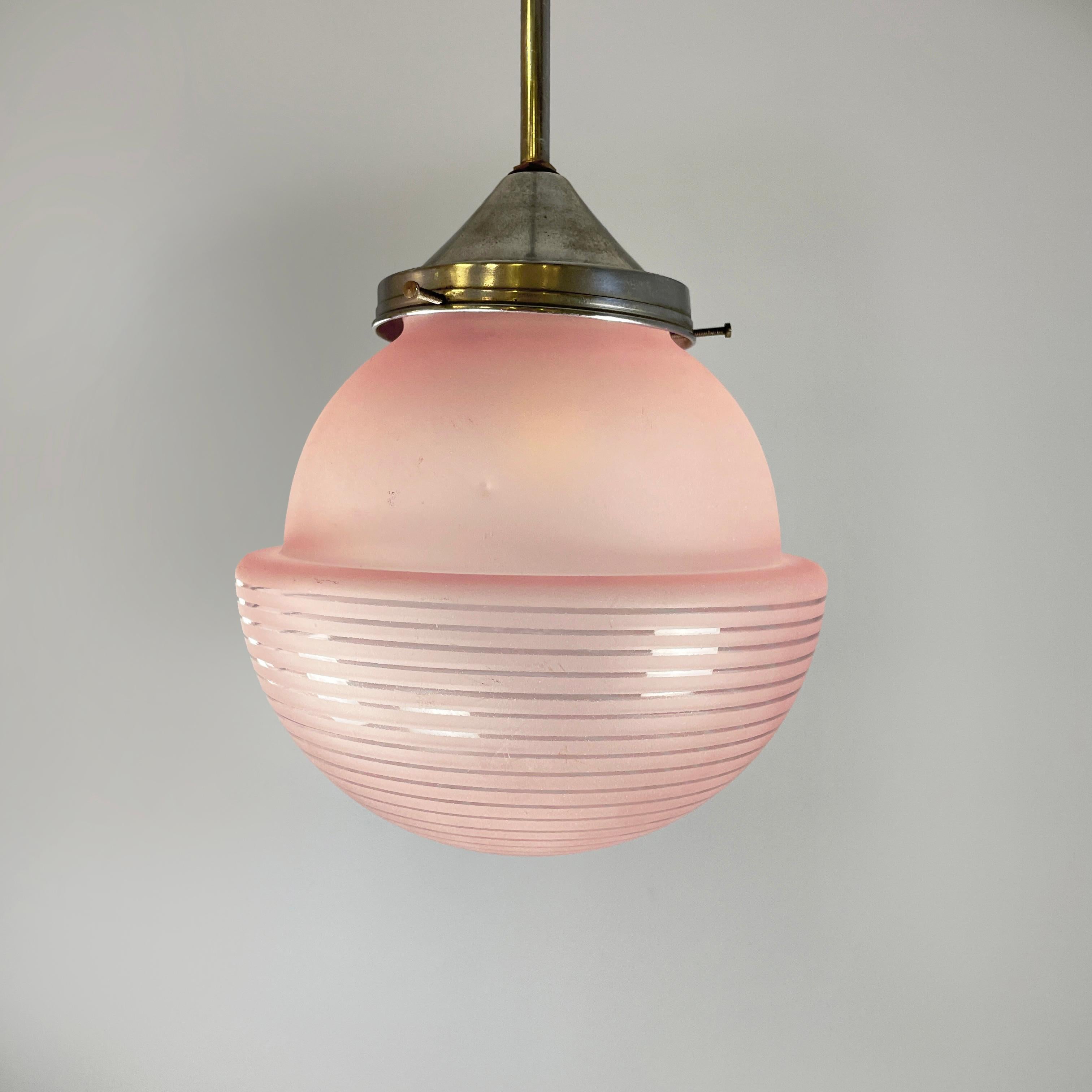 Mid-Century Modern Italian mid-century modern Ceiling lamp in pink glass and metal, 1940s
