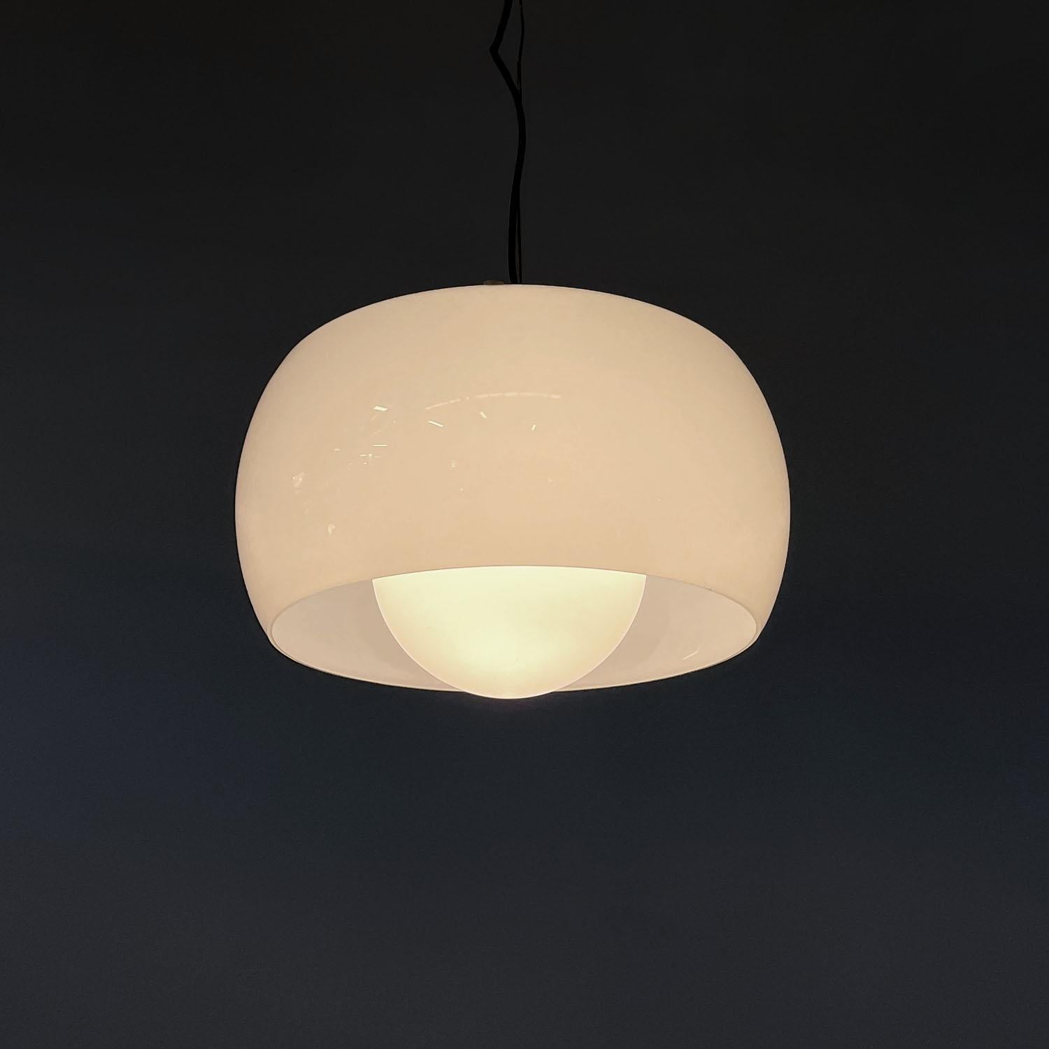 Italian mid-century modern ceiling lamp Omega Vico Magistretti Artemide, 1960s
Chandelier mod. Omega with round lampshade. The ceiling attachment is made of bronzed nickel-plated metal, from here starts the metal cable at the end of which is the