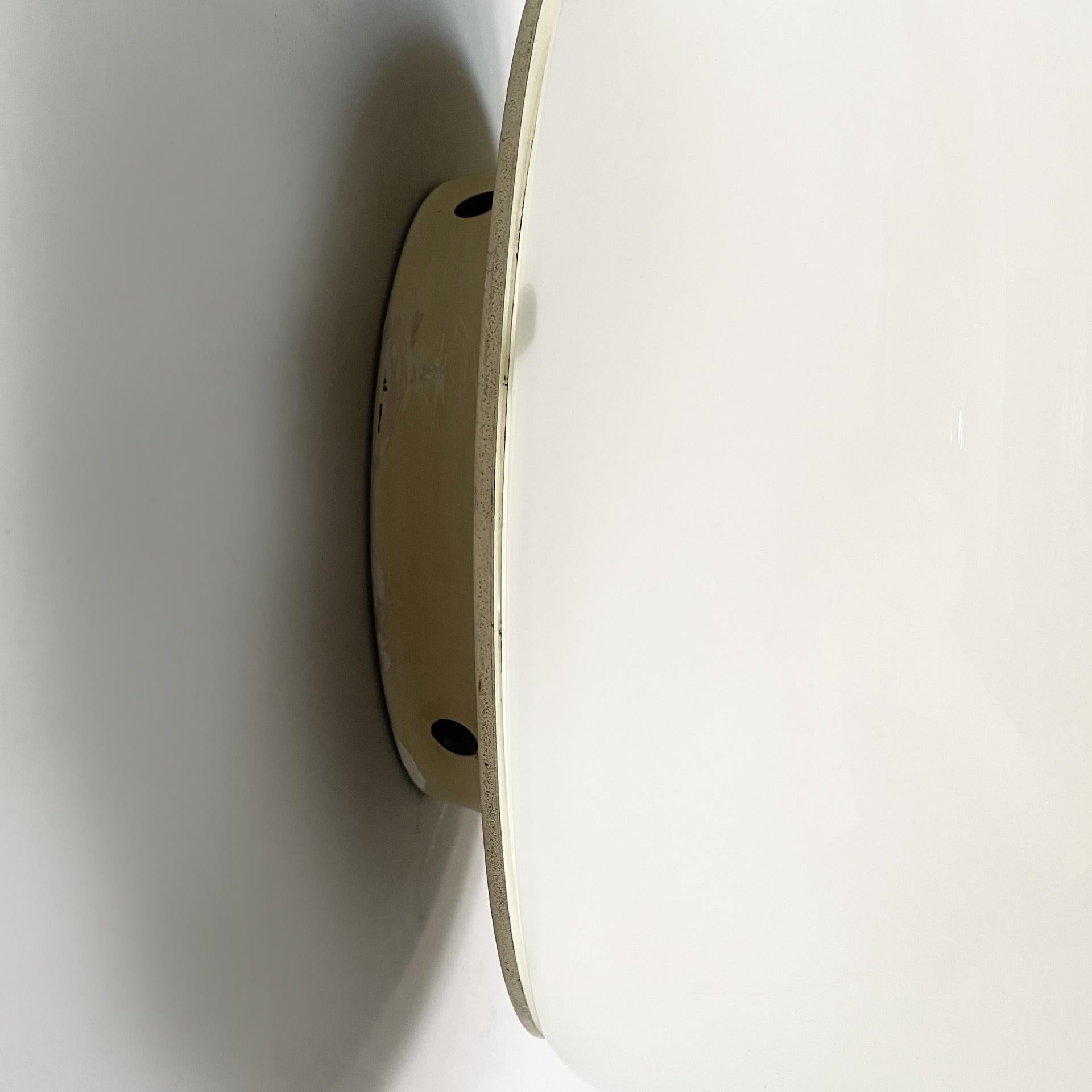 Lampade da soffitto italiane di metà secolo moderno Omega di Artemide Magistretti, anni '70 in vendita 9