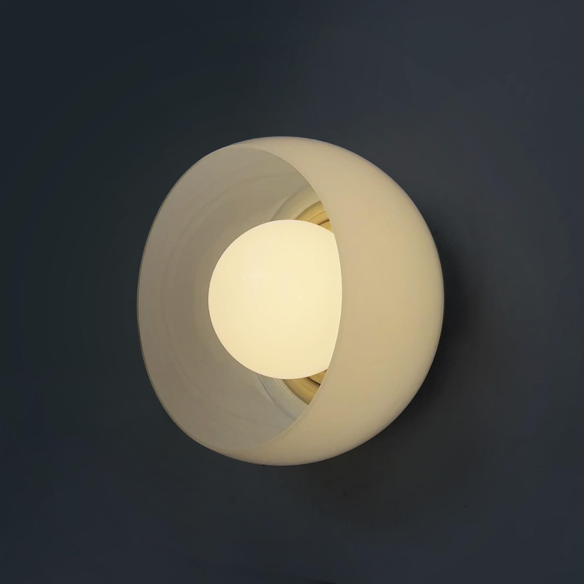 Italiano Lampade da soffitto italiane di metà secolo moderno Omega di Artemide Magistretti, anni '70 in vendita
