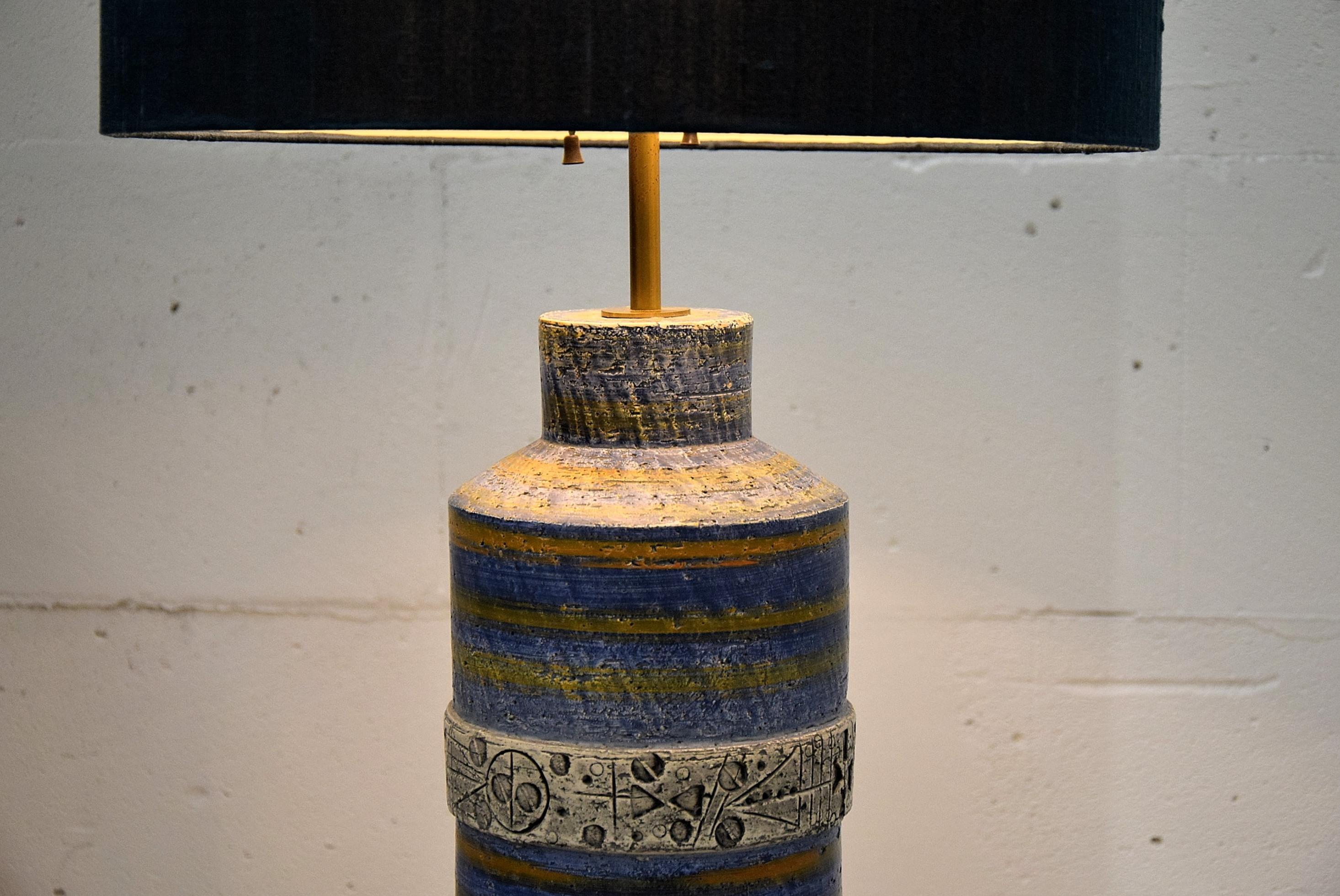 Lampe de bureau italienne en céramique de style mi-siècle moderne par Aldo Londi pour Bitossi Bon état - En vente à Weesp, NL