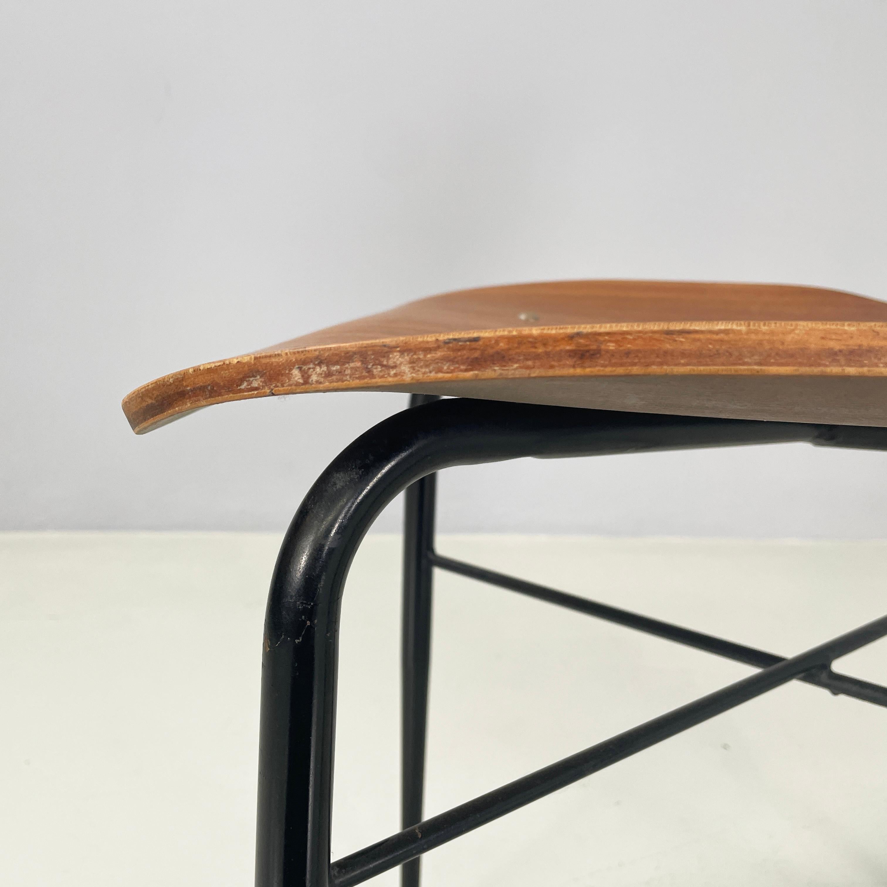 Italian mid-century modern Chair in curved wood and black metal, 1960s For Sale 7