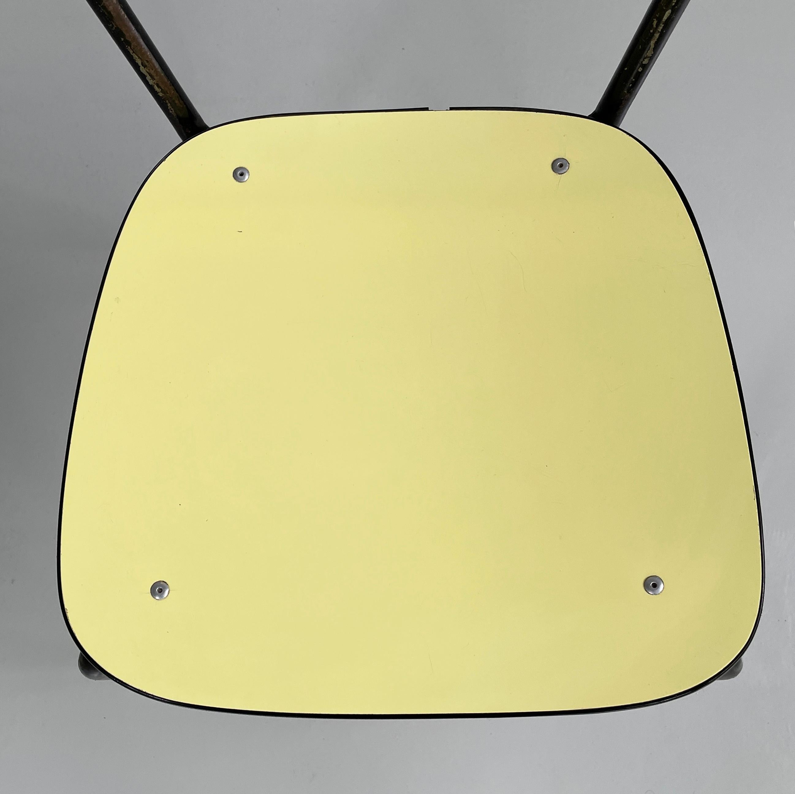 Italian mid-century modern Chair in light yellow laminate and black metal, 1960s For Sale 4
