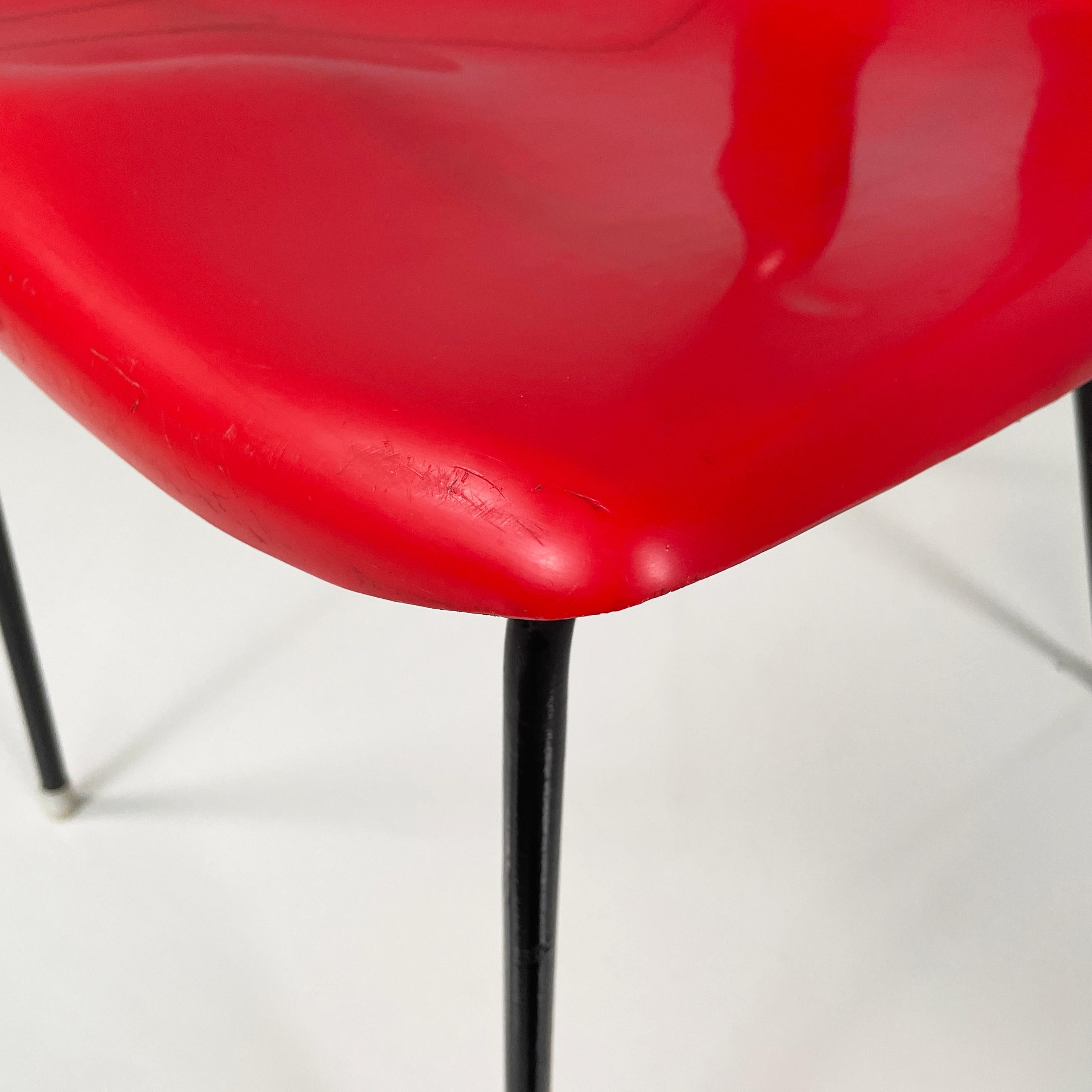 Italian mid-century modern Chair in red plastic and black metal, 1960s For Sale 6