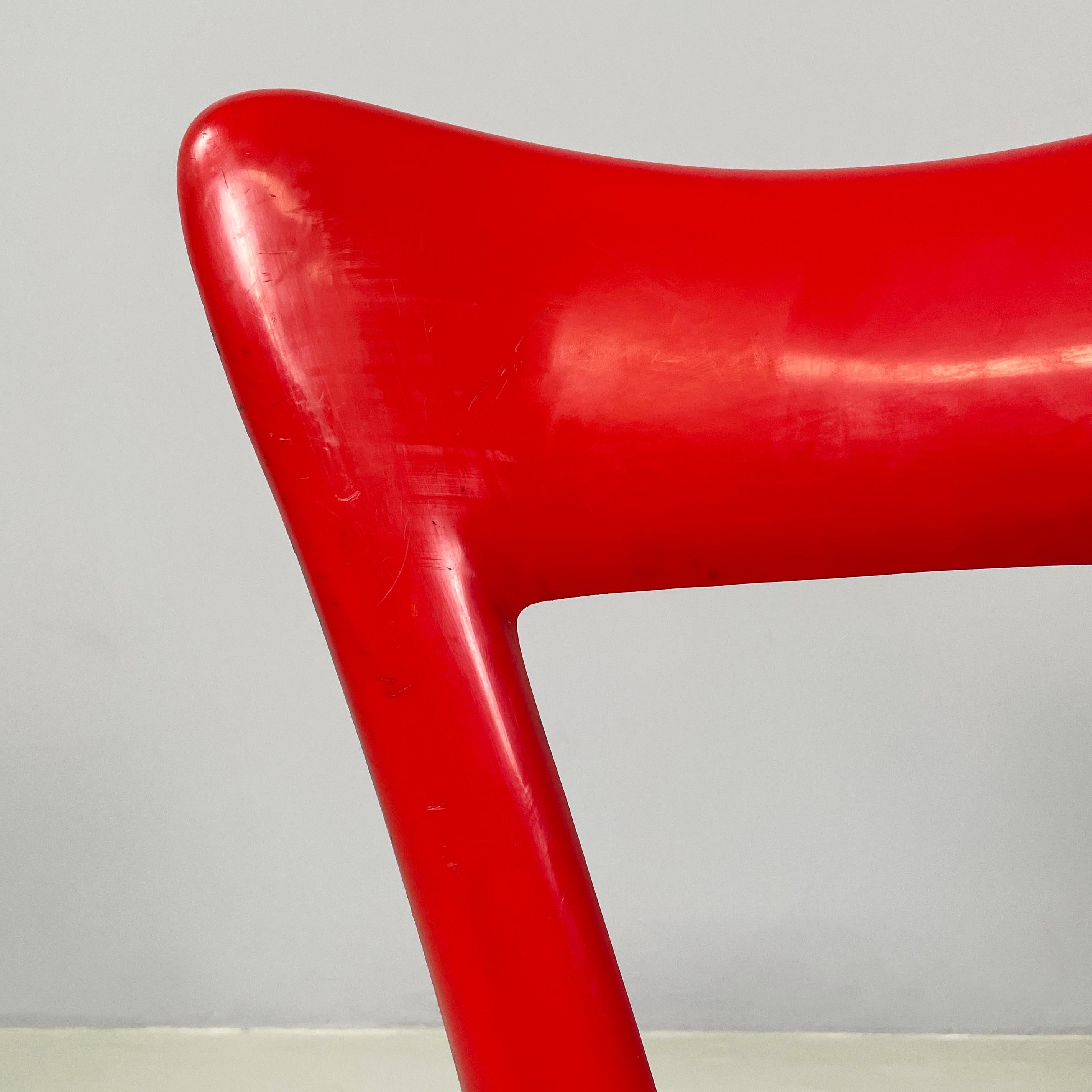 Italian mid-century modern Chair in red plastic and black metal, 1960s For Sale 1