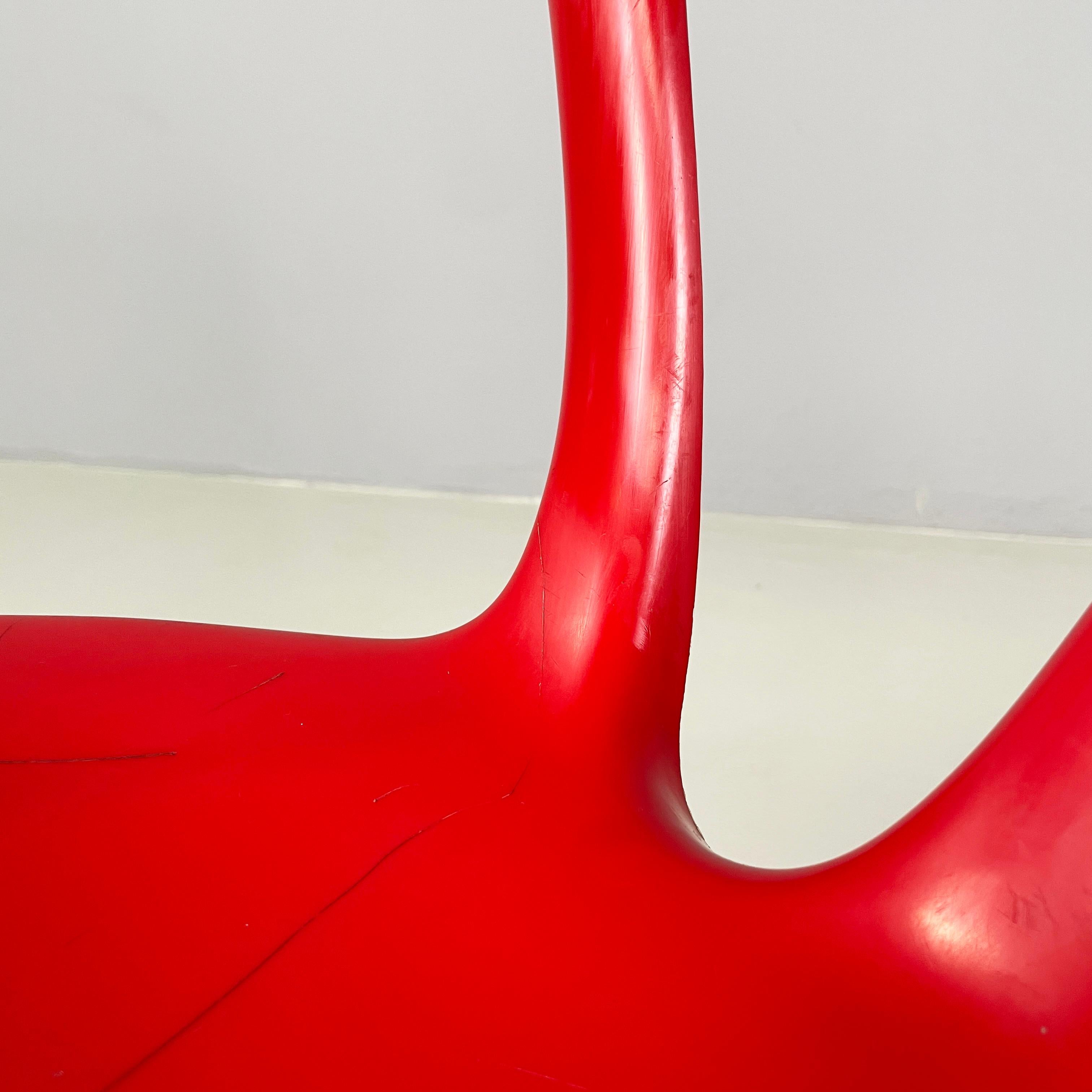Italian mid-century modern Chair in red plastic and black metal, 1960s For Sale 3