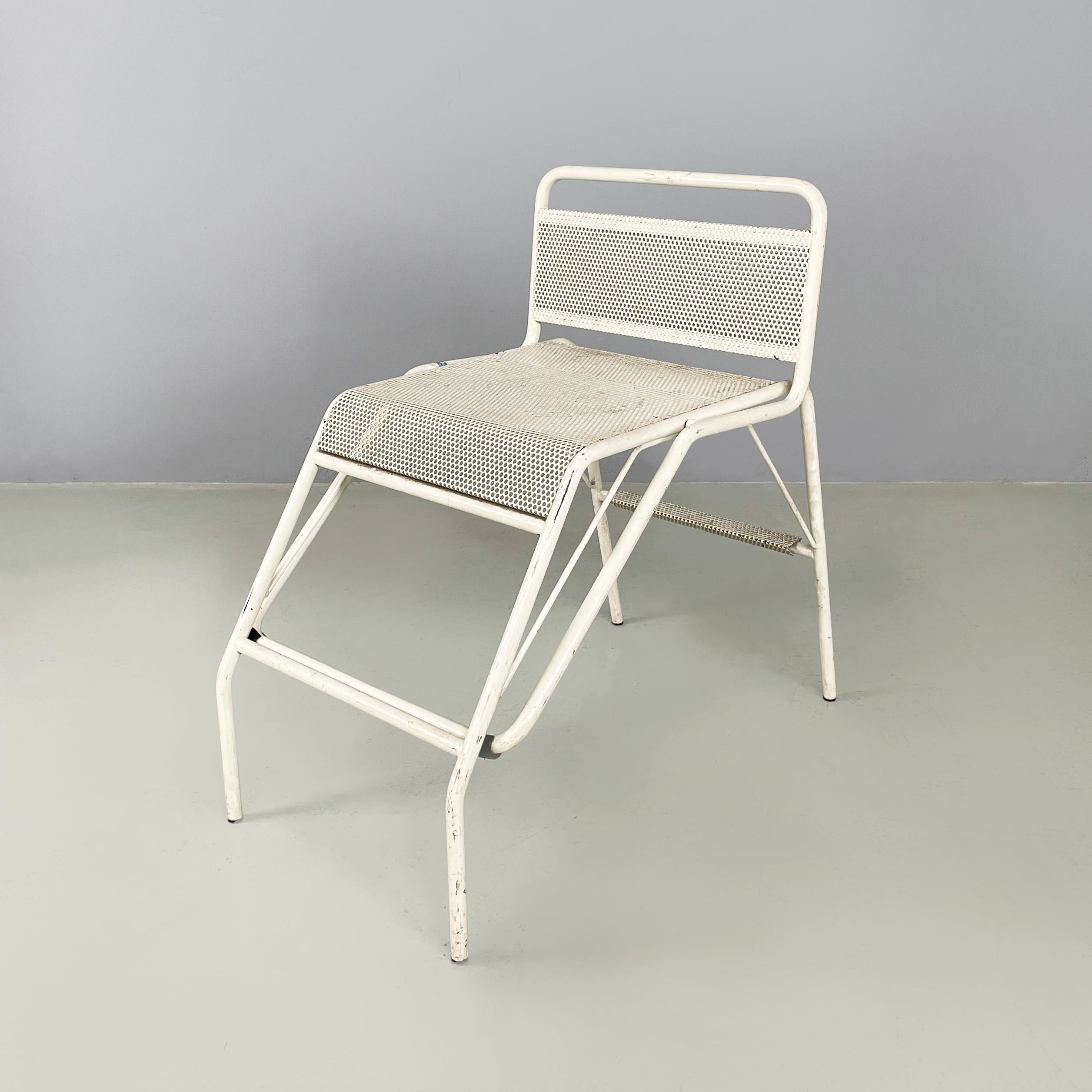 Italian mid-century modern Chair turn in to stairs in white metal, 1960s
Chair tun in to stairs in white painted metal. The seat and backrest are in perforated white metal sheet with round holes. The structure is in white painted metal tubing. In