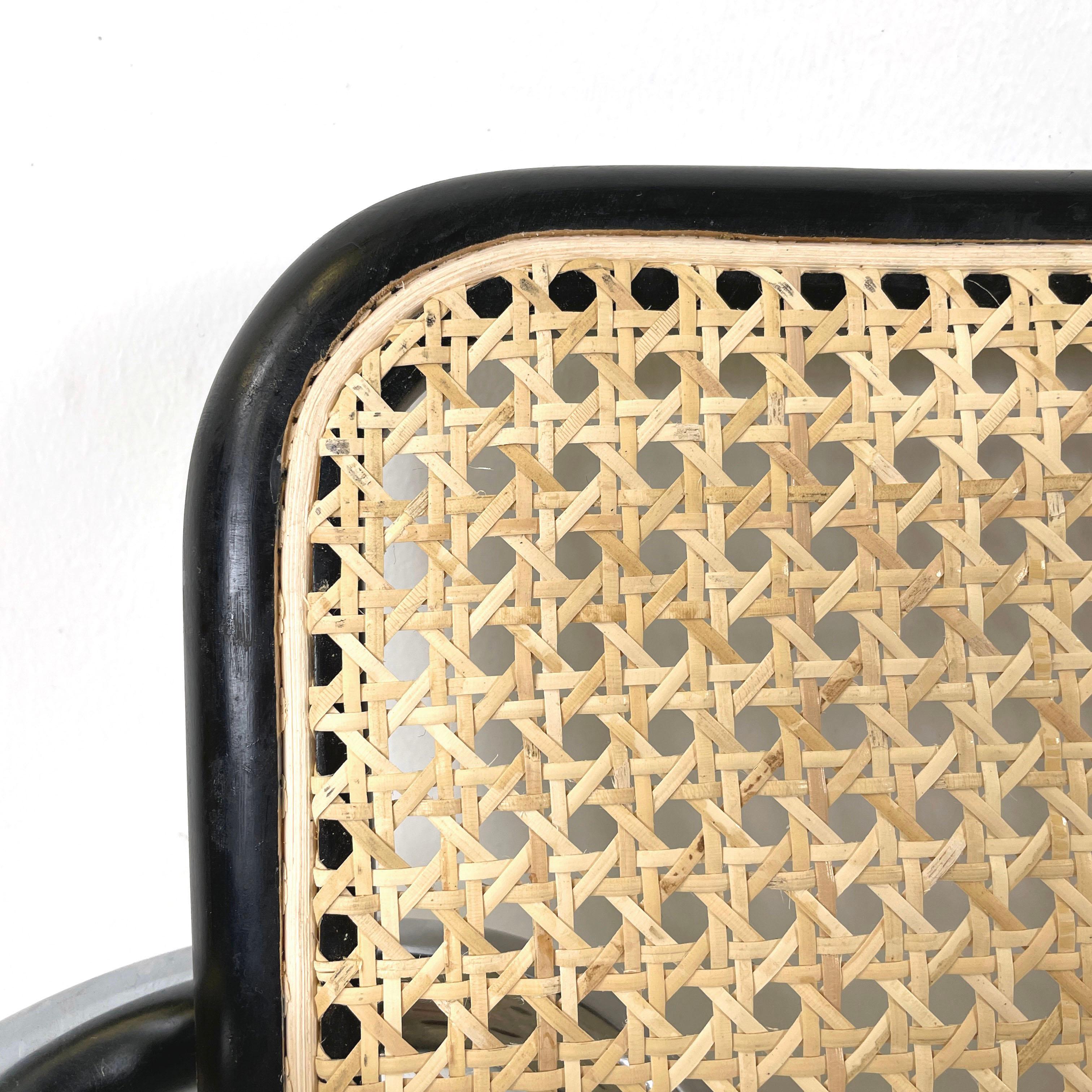 Acier Chaise italienne moderne du milieu du siècle avec accoudoirs par Marcel Breuer pour Gavina 1960s en vente