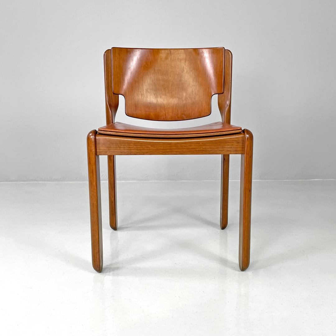 Italian mid-century modern chairs 122 by Vico Magistretti for Cassina, 1960s In Fair Condition For Sale In MIlano, IT