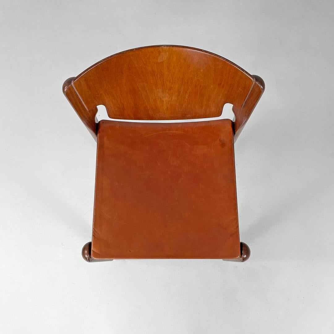 Chaises italiennes modernes du milieu du siècle 122 de Vico Magistretti pour Cassina, années 1960 en vente 1