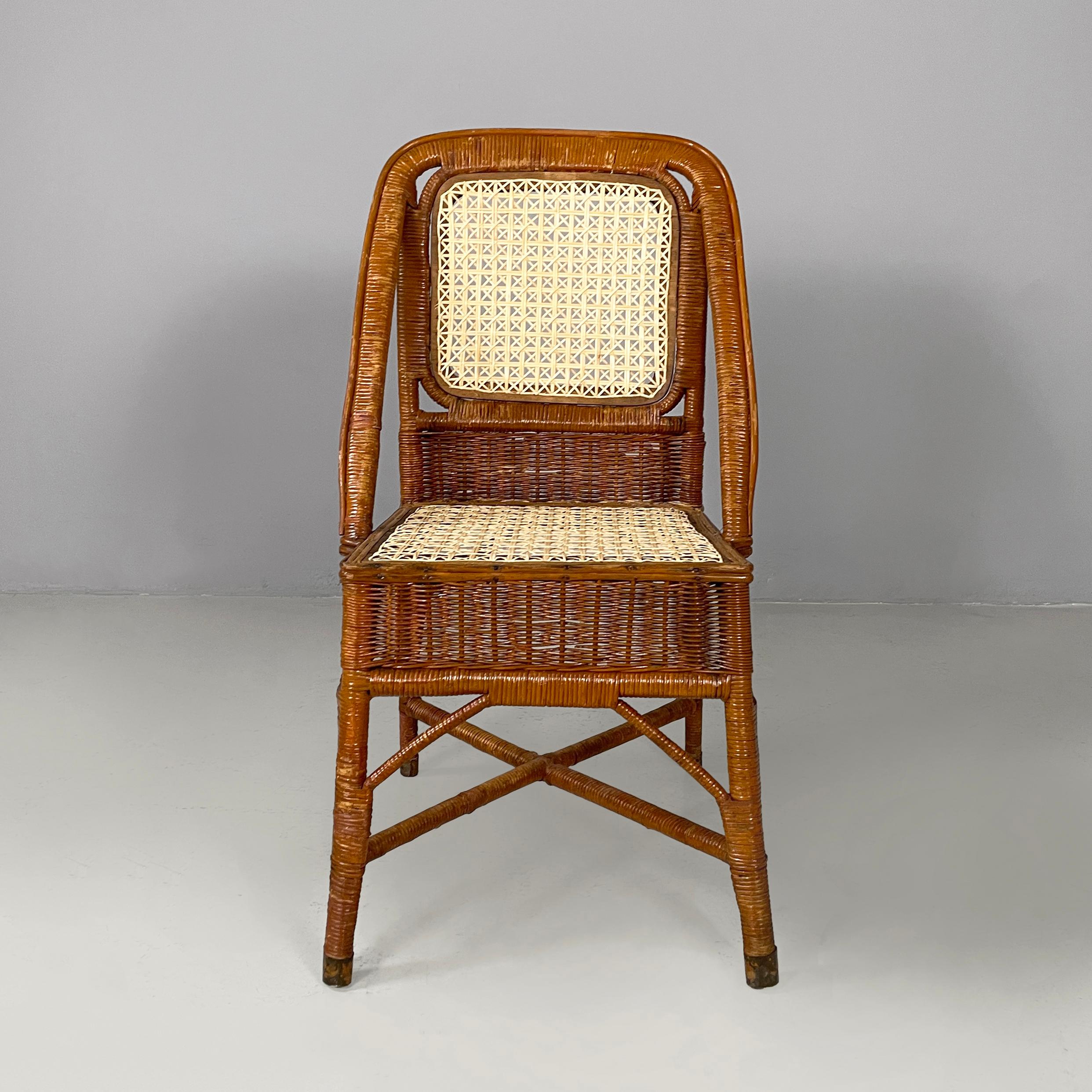 Sedie italiane di metà secolo in rattan e paglia, anni '60
Coppia di sedie in paglia e rattan. La seduta e lo schienale sono quadrati con interni in paglia intrecciata e profilo in rattan intrecciato. Gambe rotonde in rattan con piedi in metallo.