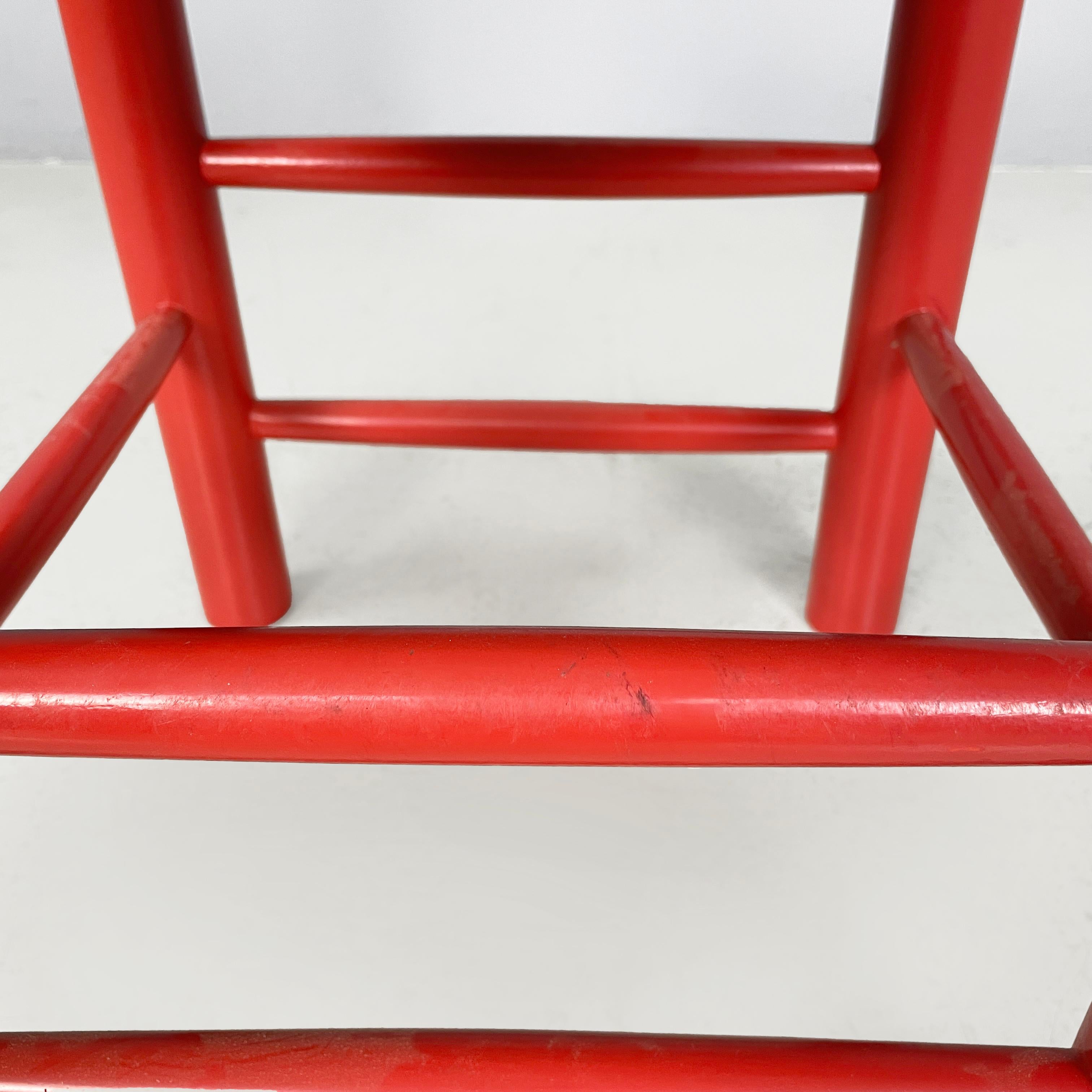 Italian mid-century modern chairs in red wood and straw, 1970s For Sale 11
