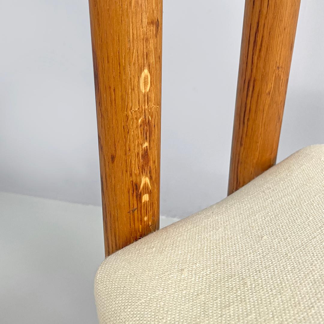 Sedie italiane di metà secolo moderno in legno e tessuto di lino bianco avorio, anni '60 in vendita 6