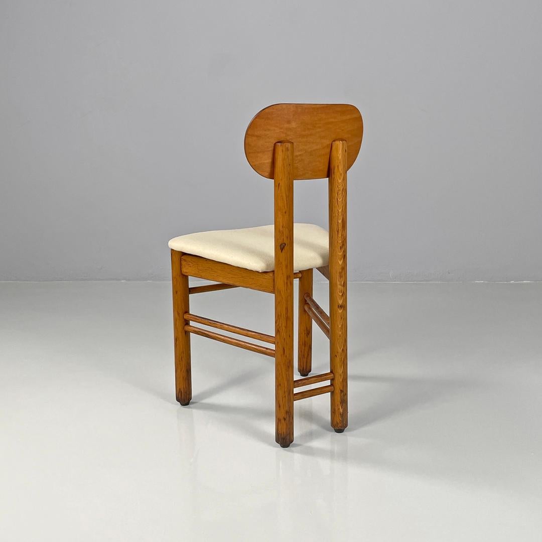 Sedie italiane di metà secolo moderno in legno e tessuto di lino bianco avorio, anni '60 In condizioni buone in vendita a MIlano, IT