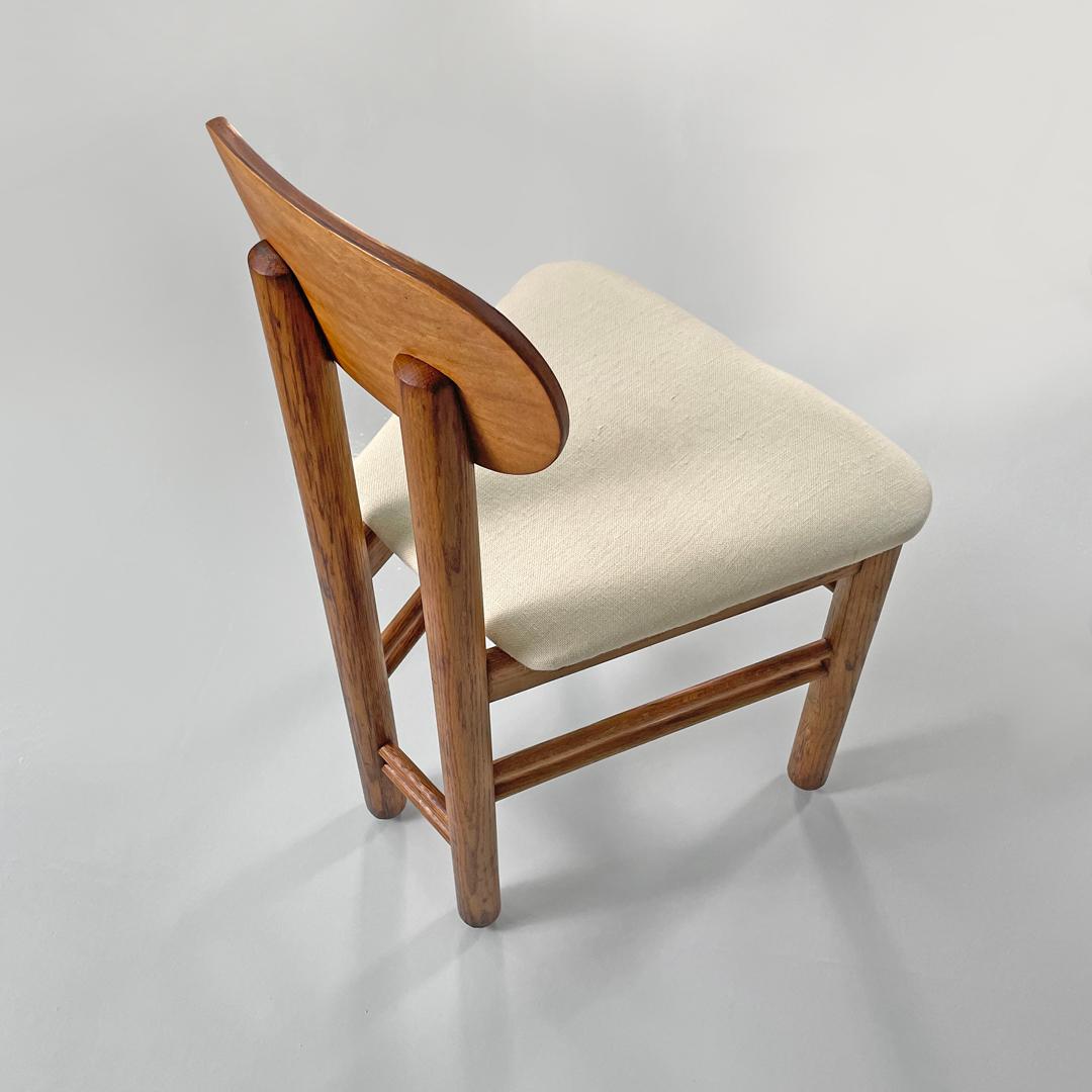 Metallo Sedie italiane di metà secolo moderno in legno e tessuto di lino bianco avorio, anni '60 in vendita
