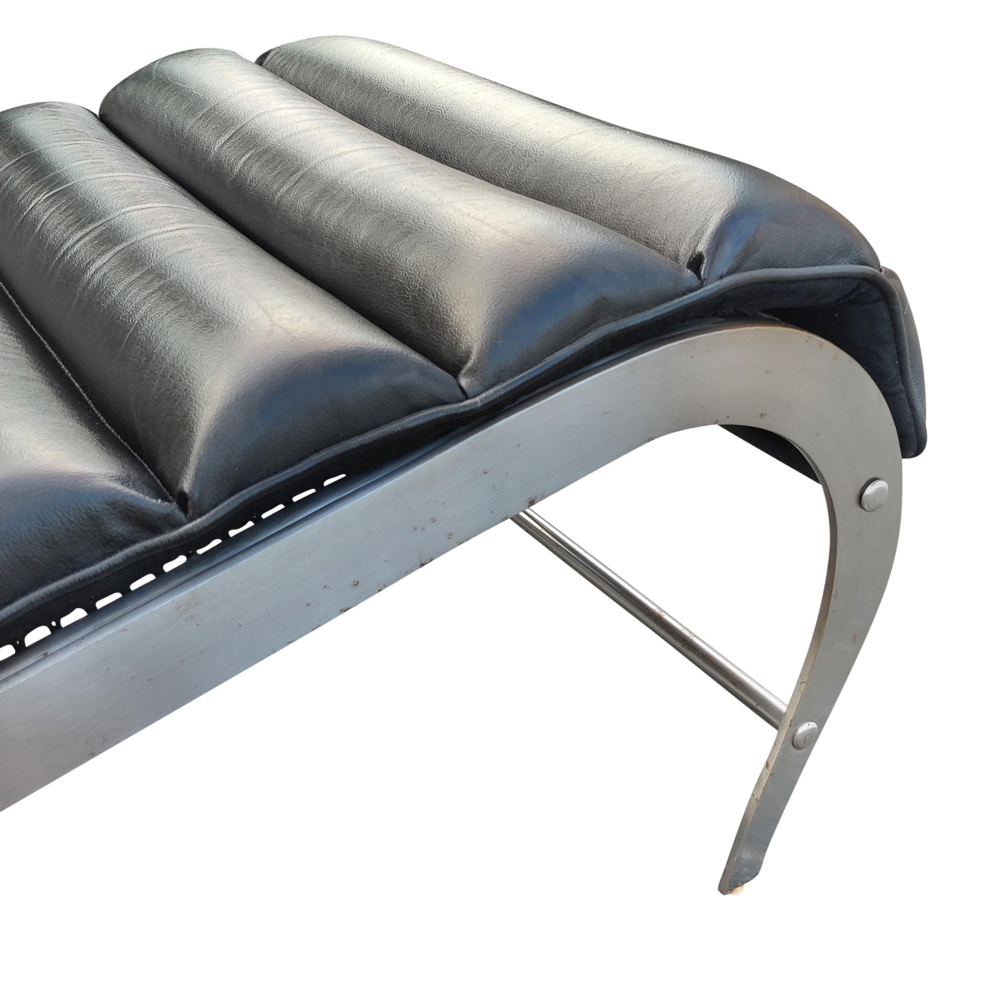 Italian Mid-Century Modern Chaise Lounge Brushed Steel Black Leather Vintage  For Sale 10