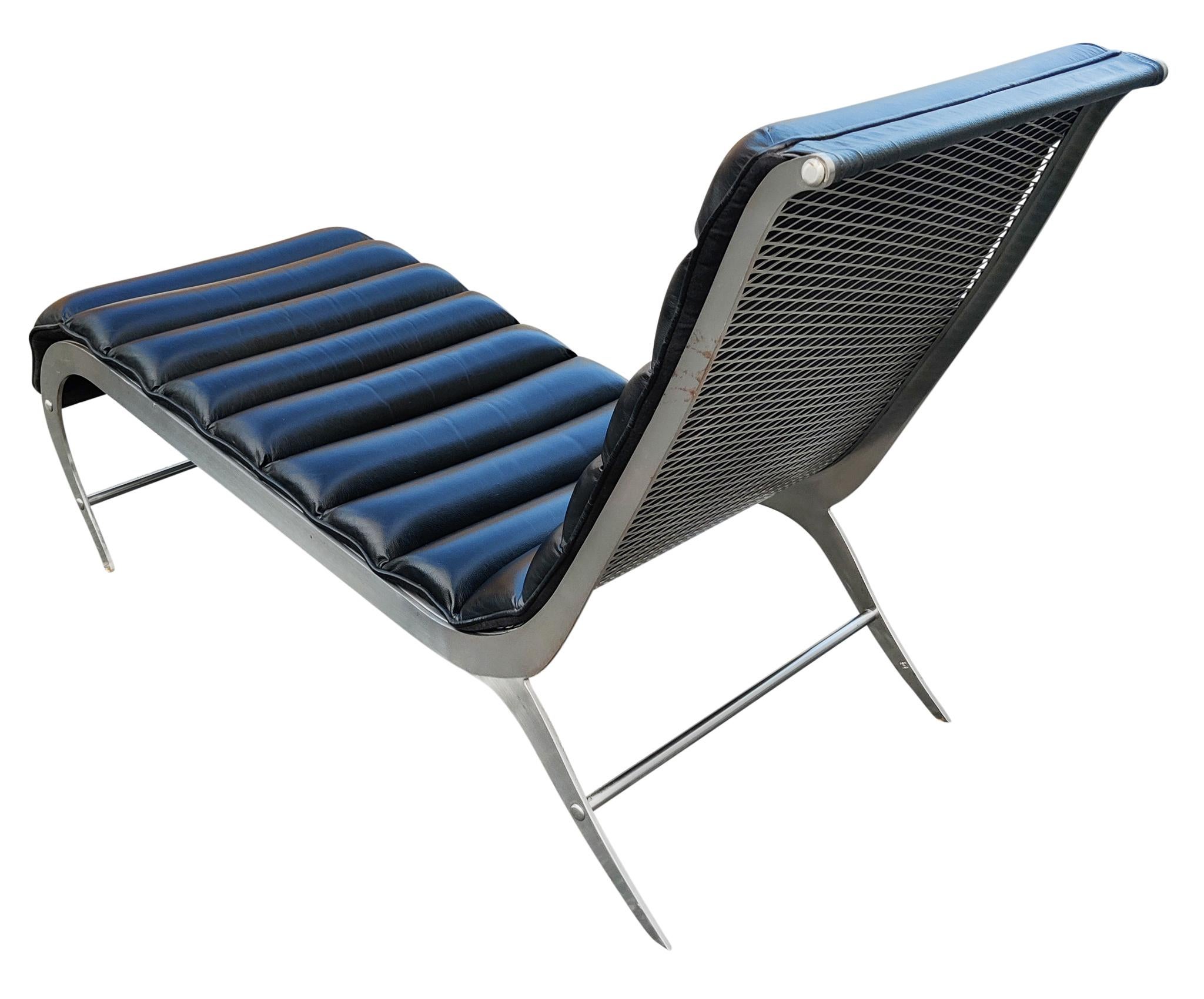 Italian Mid-Century Modern Chaise Lounge Brushed Steel Black Leather Vintage  For Sale 5