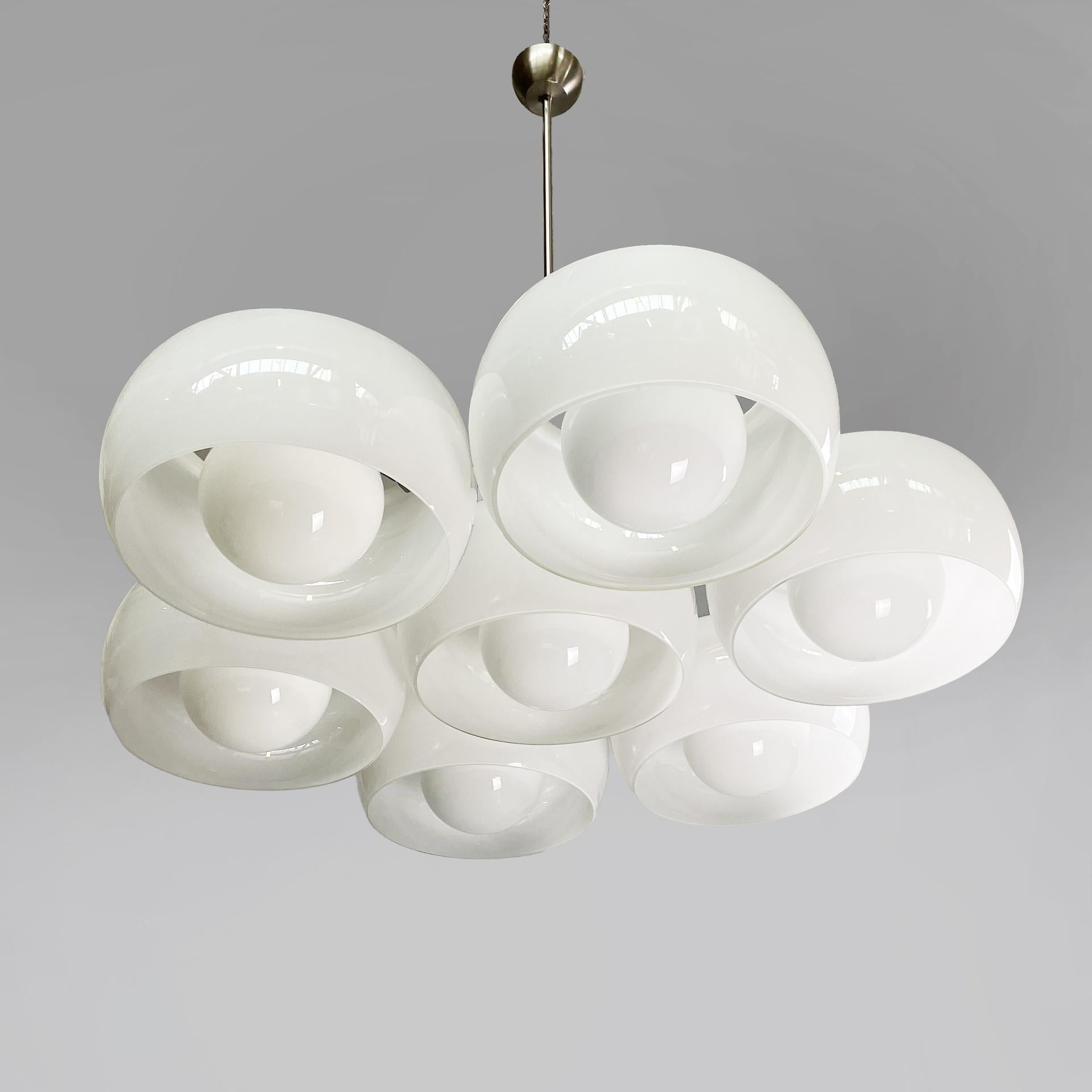 Mid-Century moderno Lampadario italiano di metà secolo moderno Artemide Magistretti, anni '70 in vendita