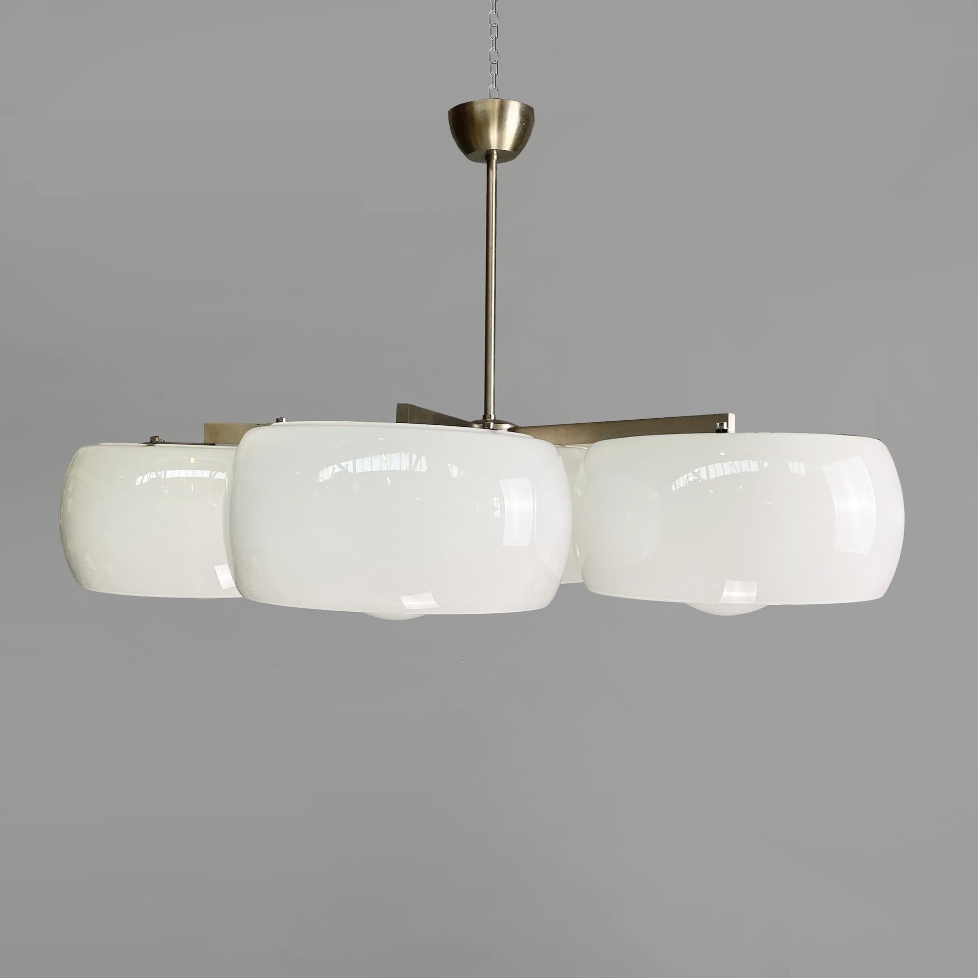 Italiano Lampadario italiano di metà secolo moderno Artemide Magistretti, anni '70 in vendita