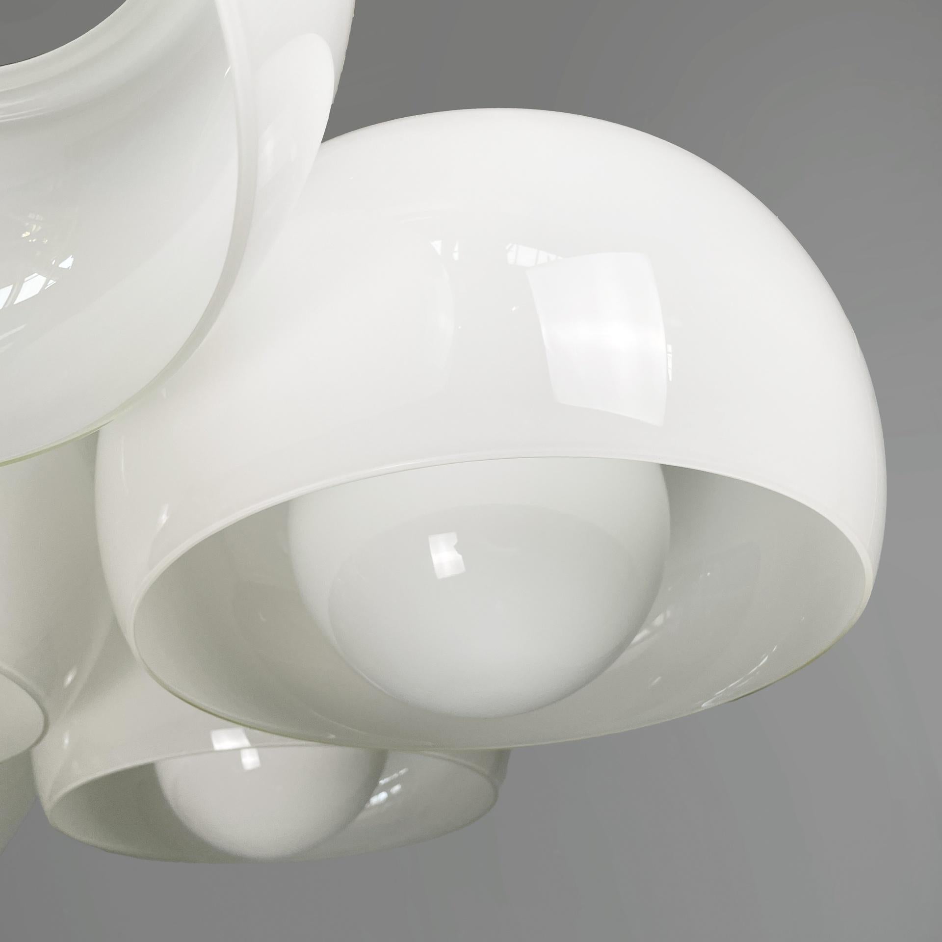 Ottone Lampadario italiano di metà secolo moderno Artemide Magistretti, anni '70 in vendita