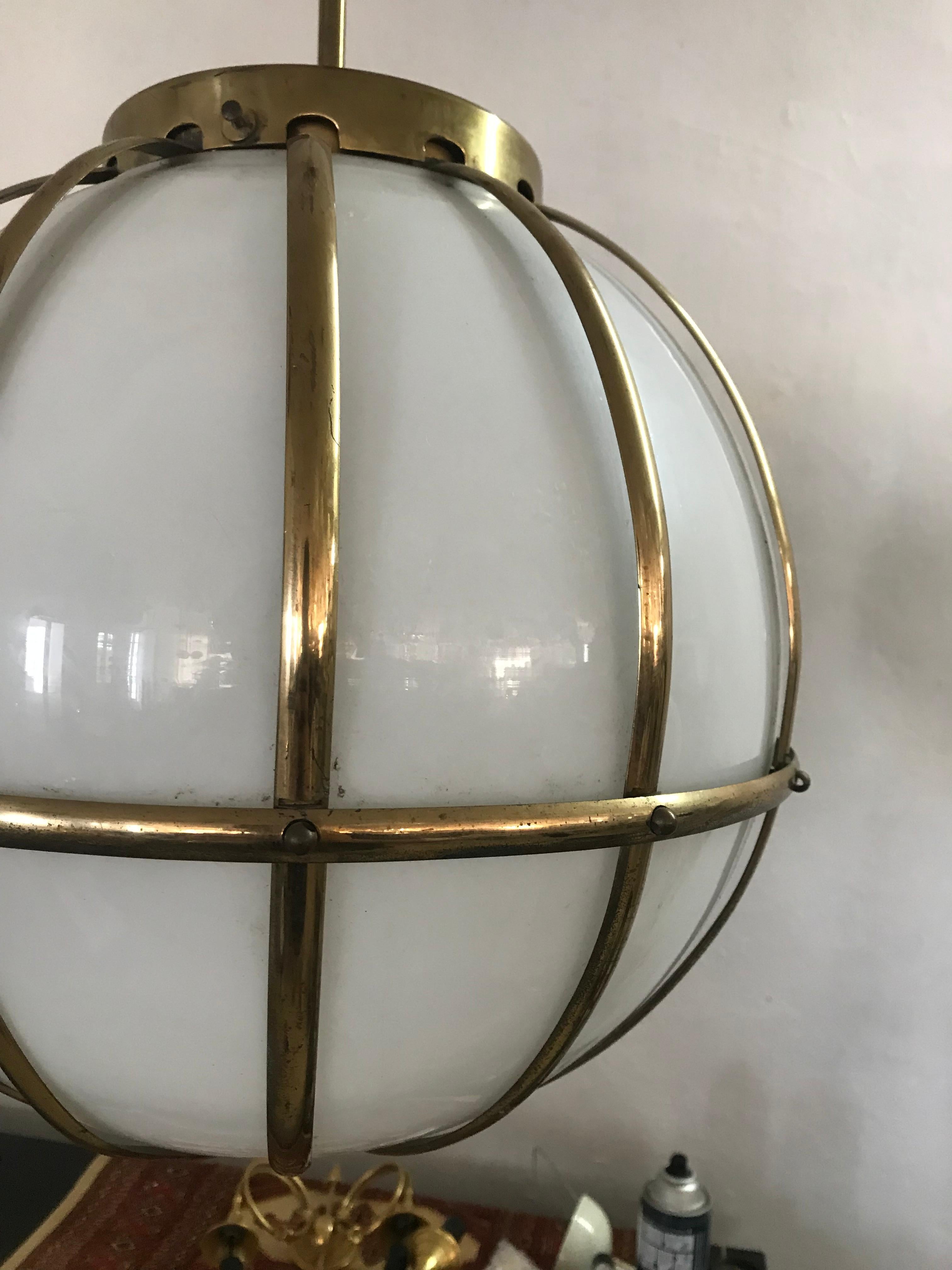 Italian Mid-Century Modern Chandelier in Brass and Opaline Glass 2