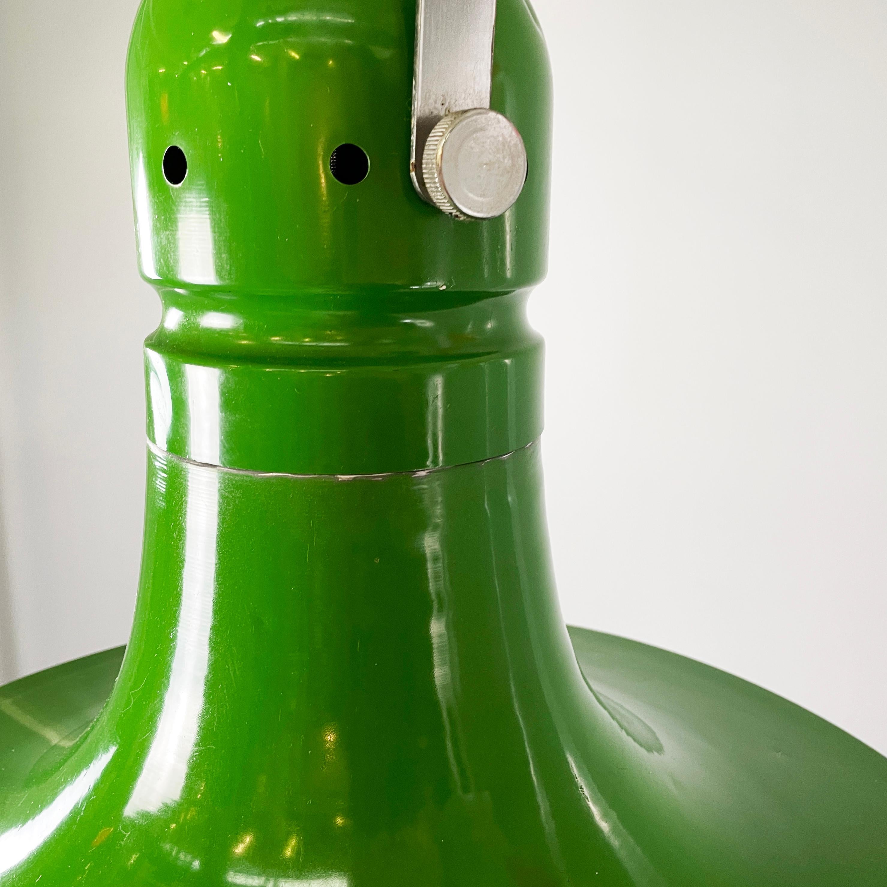 Italian mid-century modern Chandelier in green metal and plexiglass, 1970s For Sale 4
