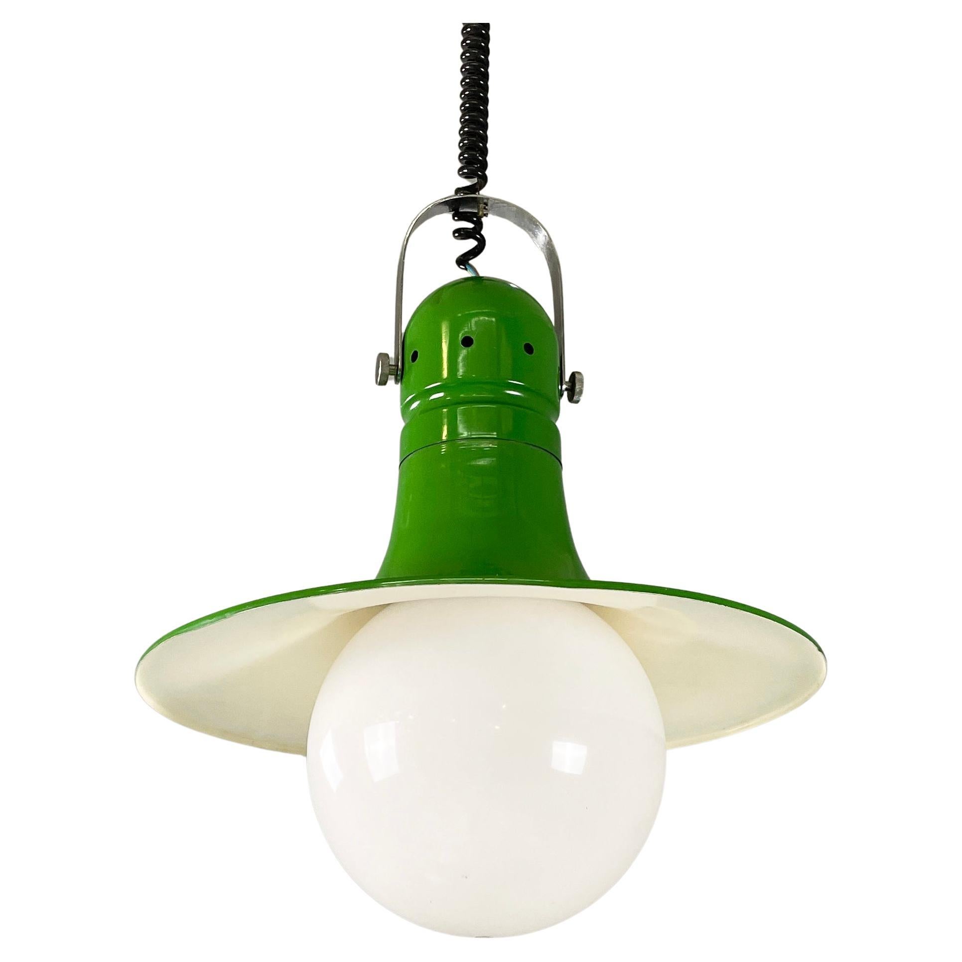 Lustre italien du milieu du siècle dernier en métal vert et plexiglas, 1970