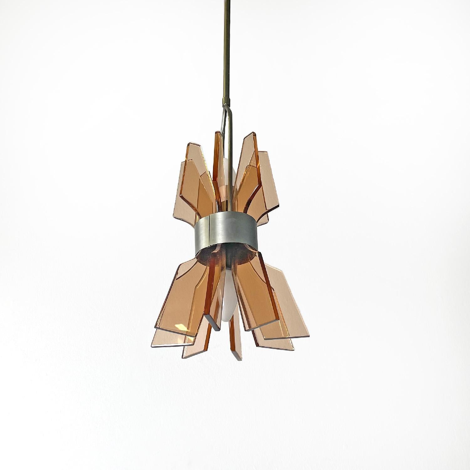 Italian mid-century modern chandelier in peach pink glass and metal, 1960s In Good Condition For Sale In MIlano, IT