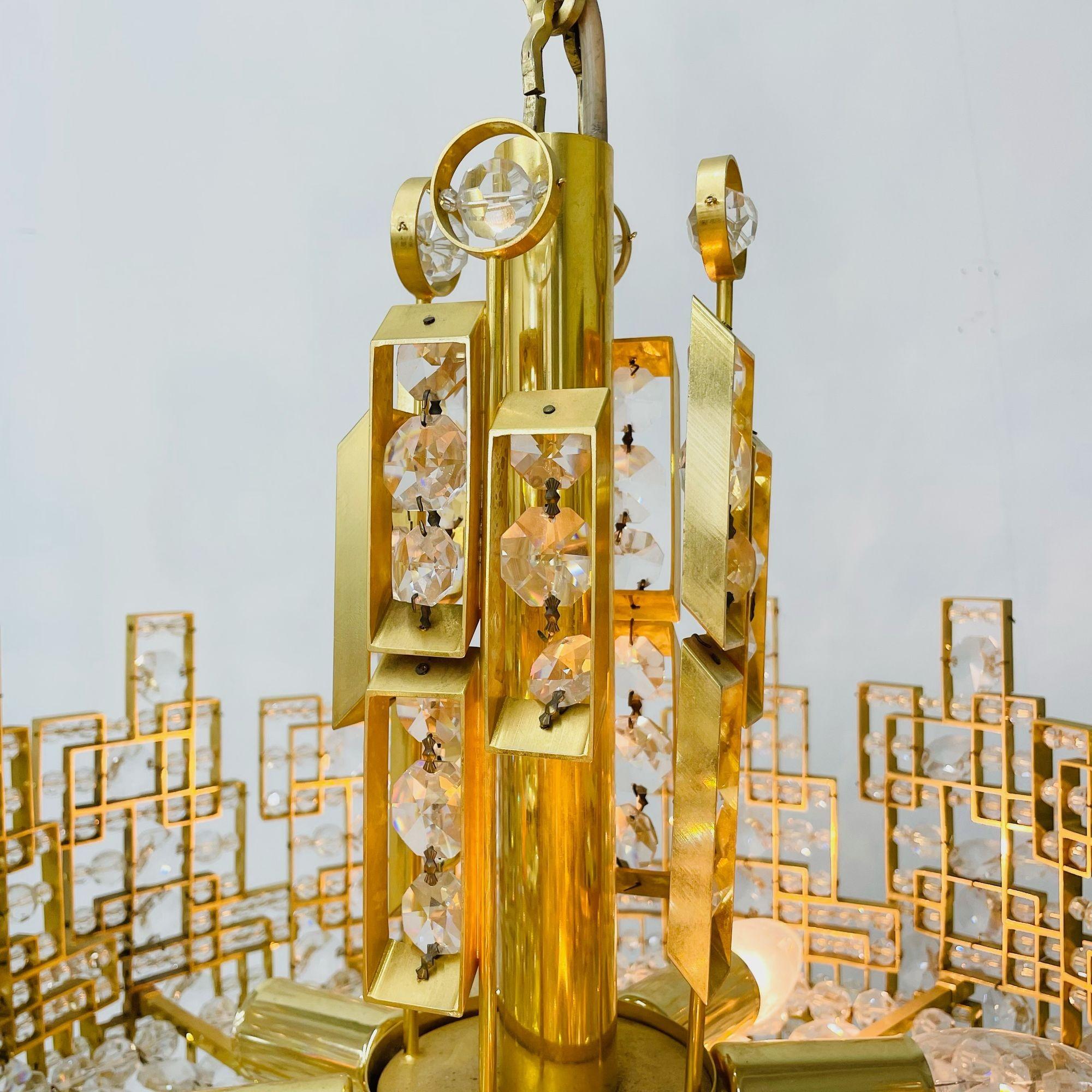 Gaetano Sciolari, Italian Mid-Century Modern, Chandelier, Brass, Crystal, 1960s For Sale 7