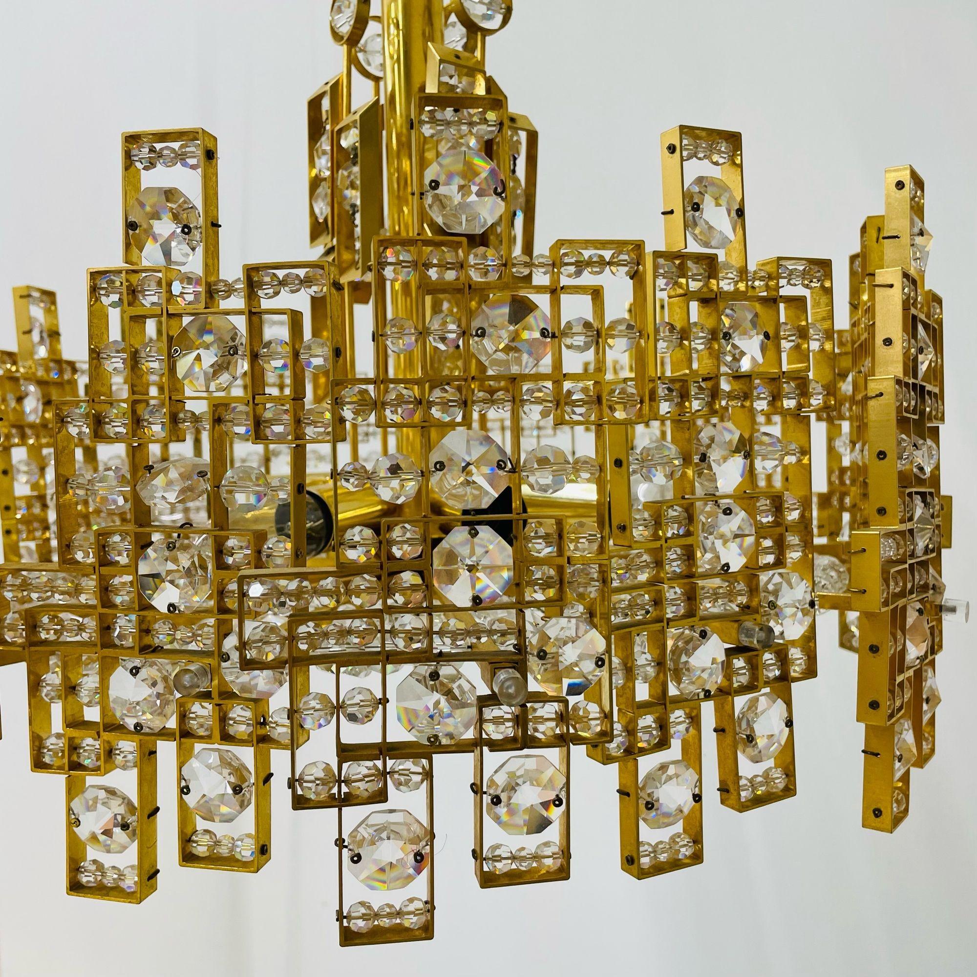 Gaetano Sciolari, Italian Mid-Century Modern, Chandelier, Brass, Crystal, 1960s For Sale 1