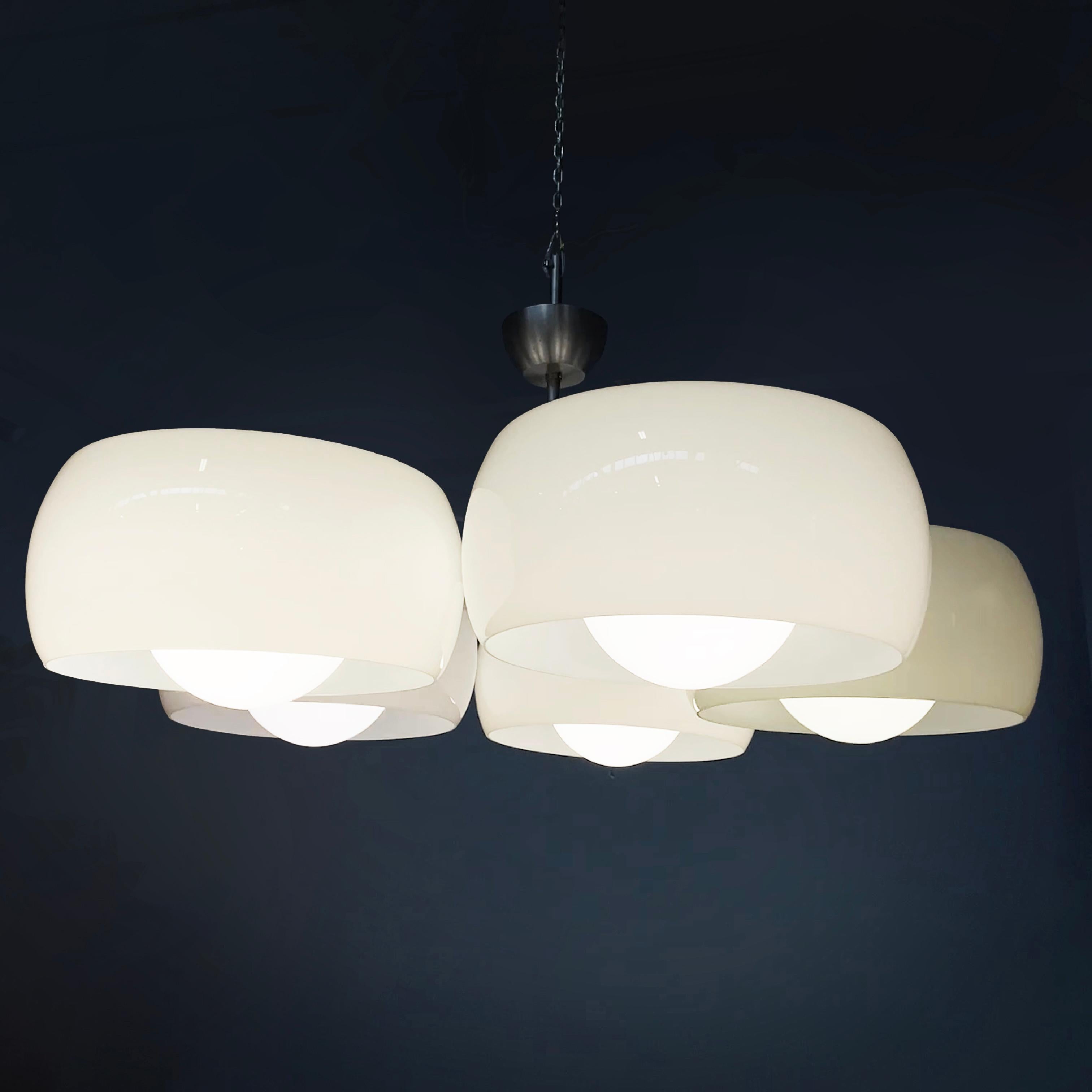 Mid-Century Modern Italian mid-century modern chandelier Pentaclinio by Magistretti Artemide, 1970s For Sale