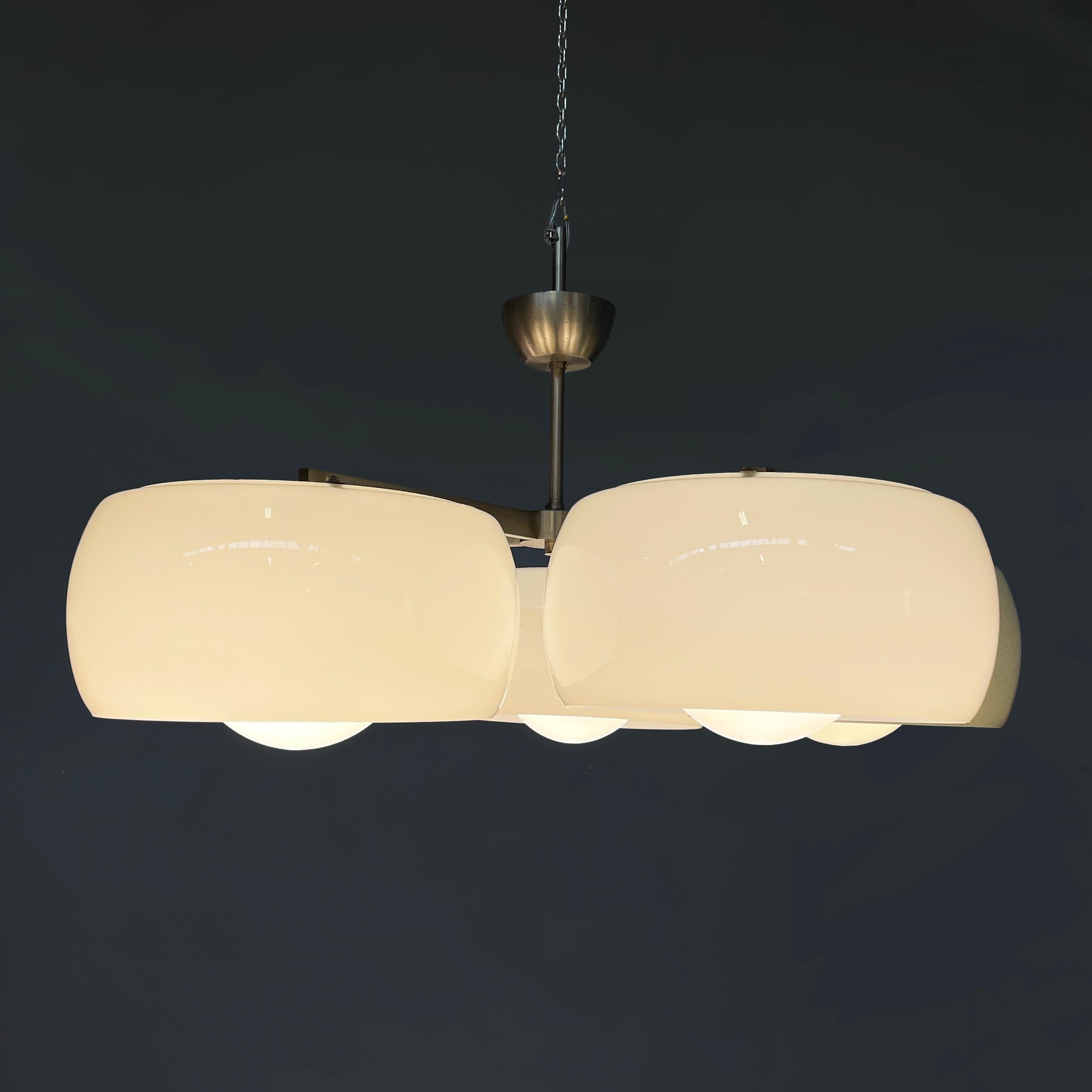 Italian mid-century modern chandelier Pentaclinio by Magistretti Artemide, 1970s In Good Condition For Sale In MIlano, IT