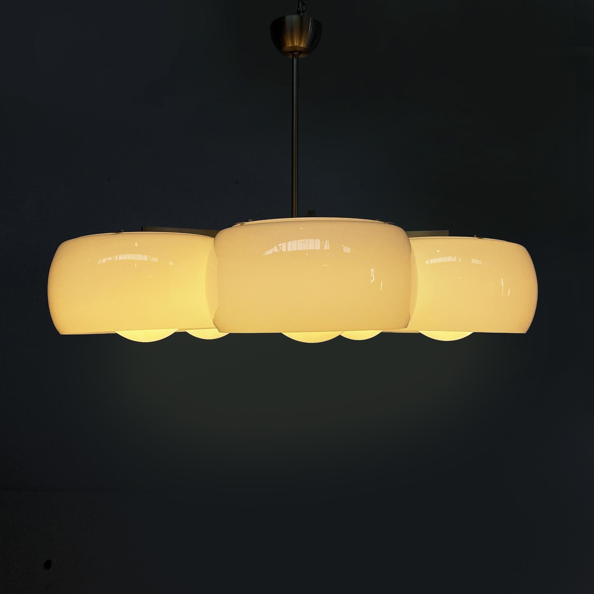 Italienischer Kronleuchter der Mitte des Jahrhunderts Pentaclinio Magistretti Artemide, 1970er Jahre (Moderne der Mitte des Jahrhunderts) im Angebot