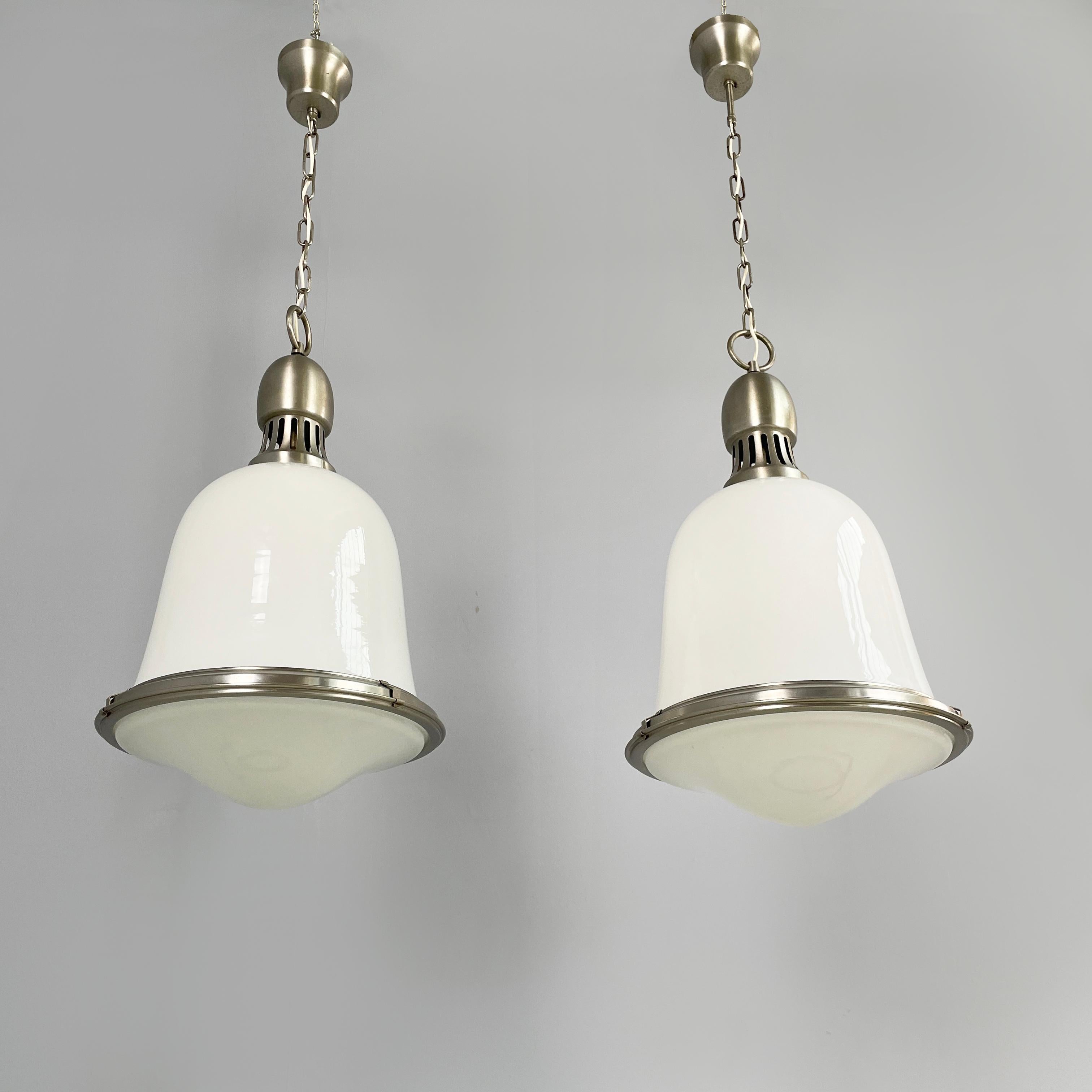 Italian mid-century modern Chandeliers in opaline glass and metal, 1960s In Good Condition For Sale In MIlano, IT