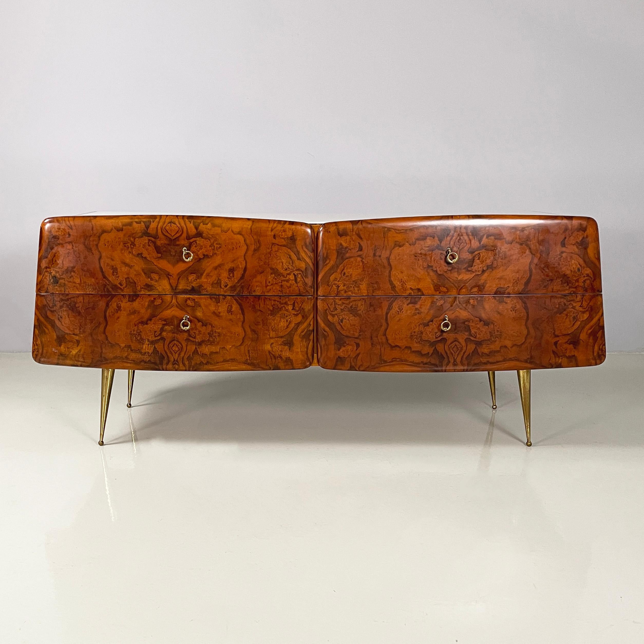 Mid-Century moderno Cassettiera italiana di metà secolo in legno, vetro e ottone, anni '50 in vendita