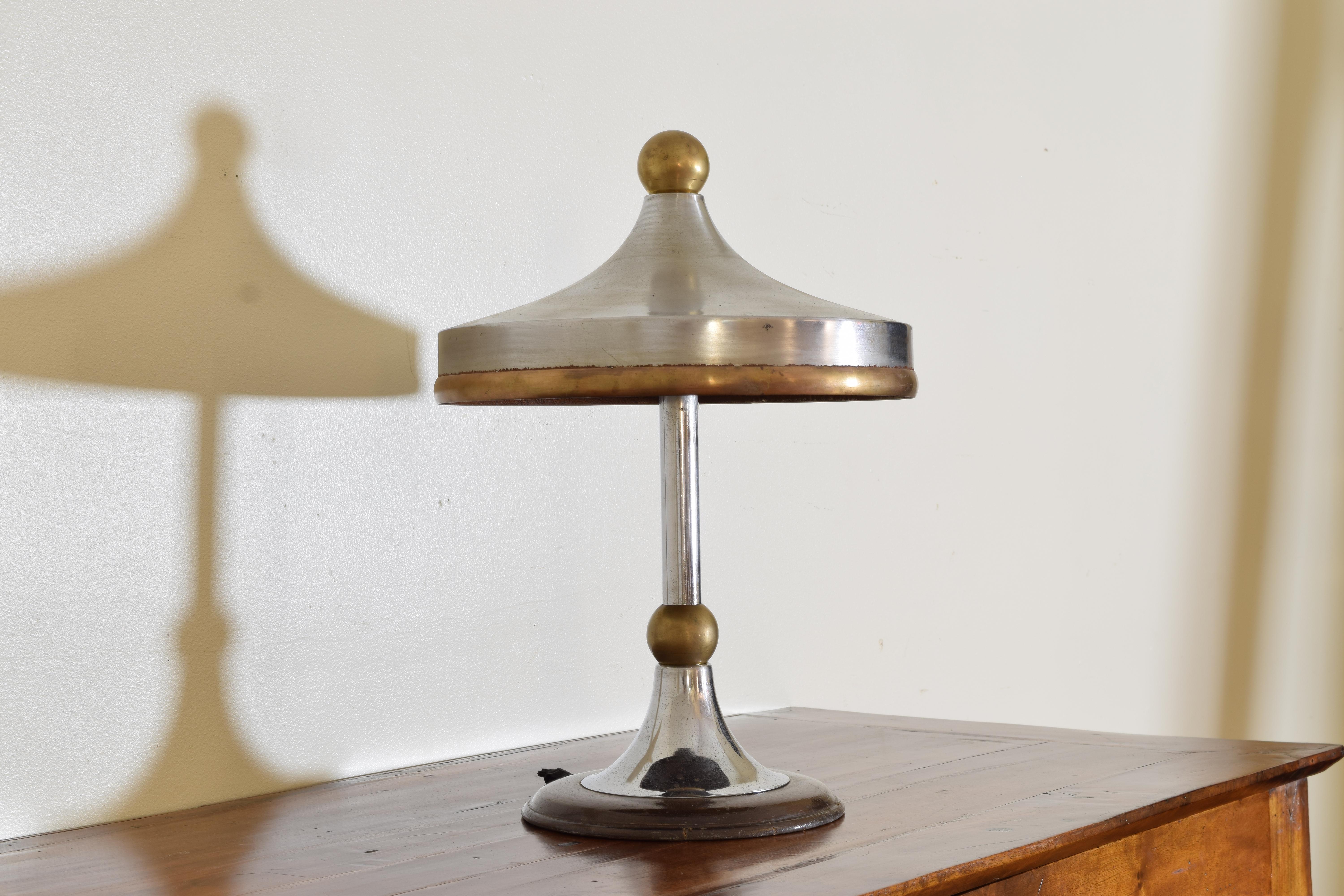 Italian Mid Century Modern Chrome and Brass Table Lamp, early 2nd half 20th cen. In Good Condition For Sale In Atlanta, GA
