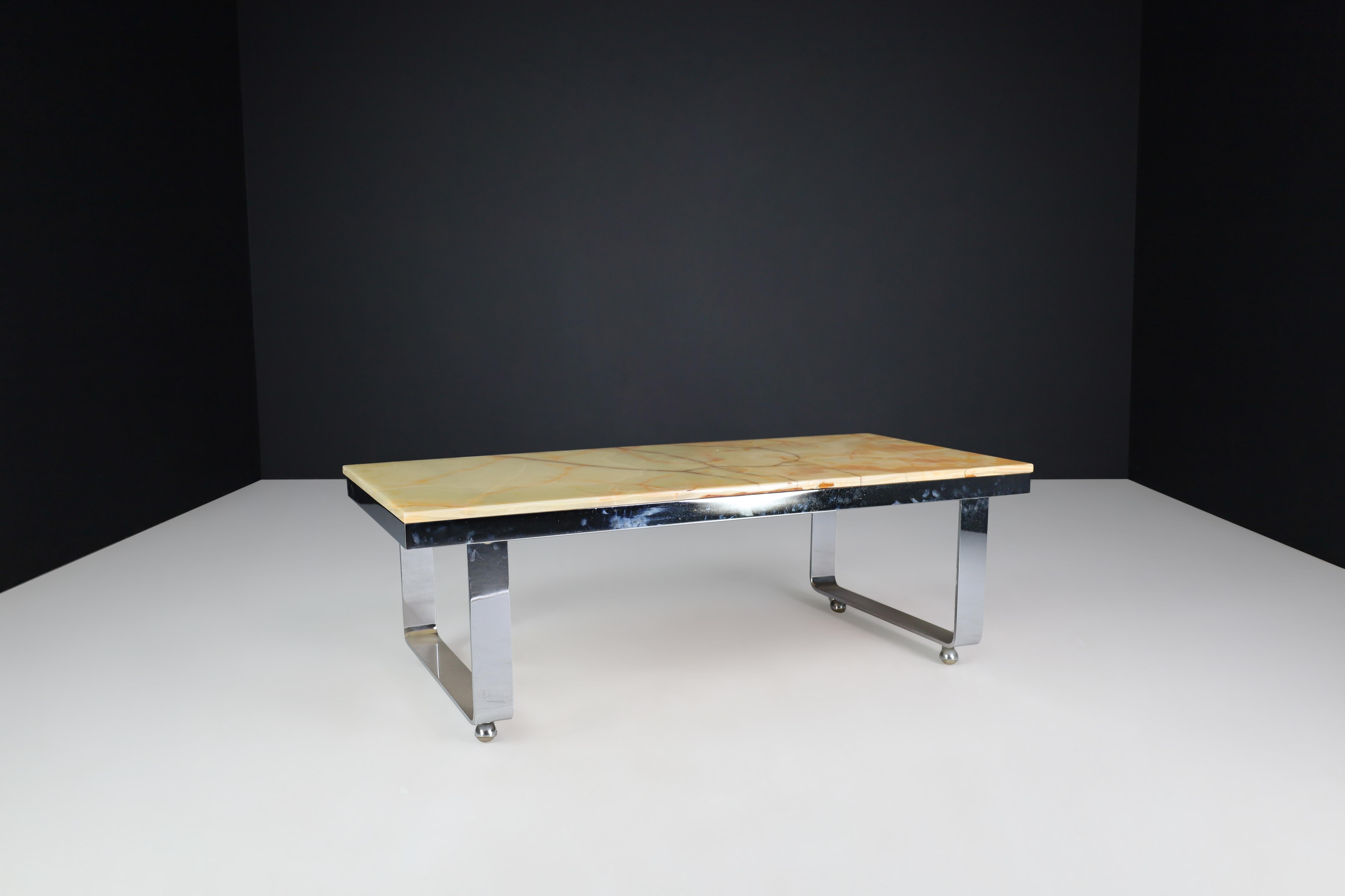 20ième siècle Table basse italienne moderne du milieu du siècle dernier en chrome et onyx, 1970 en vente